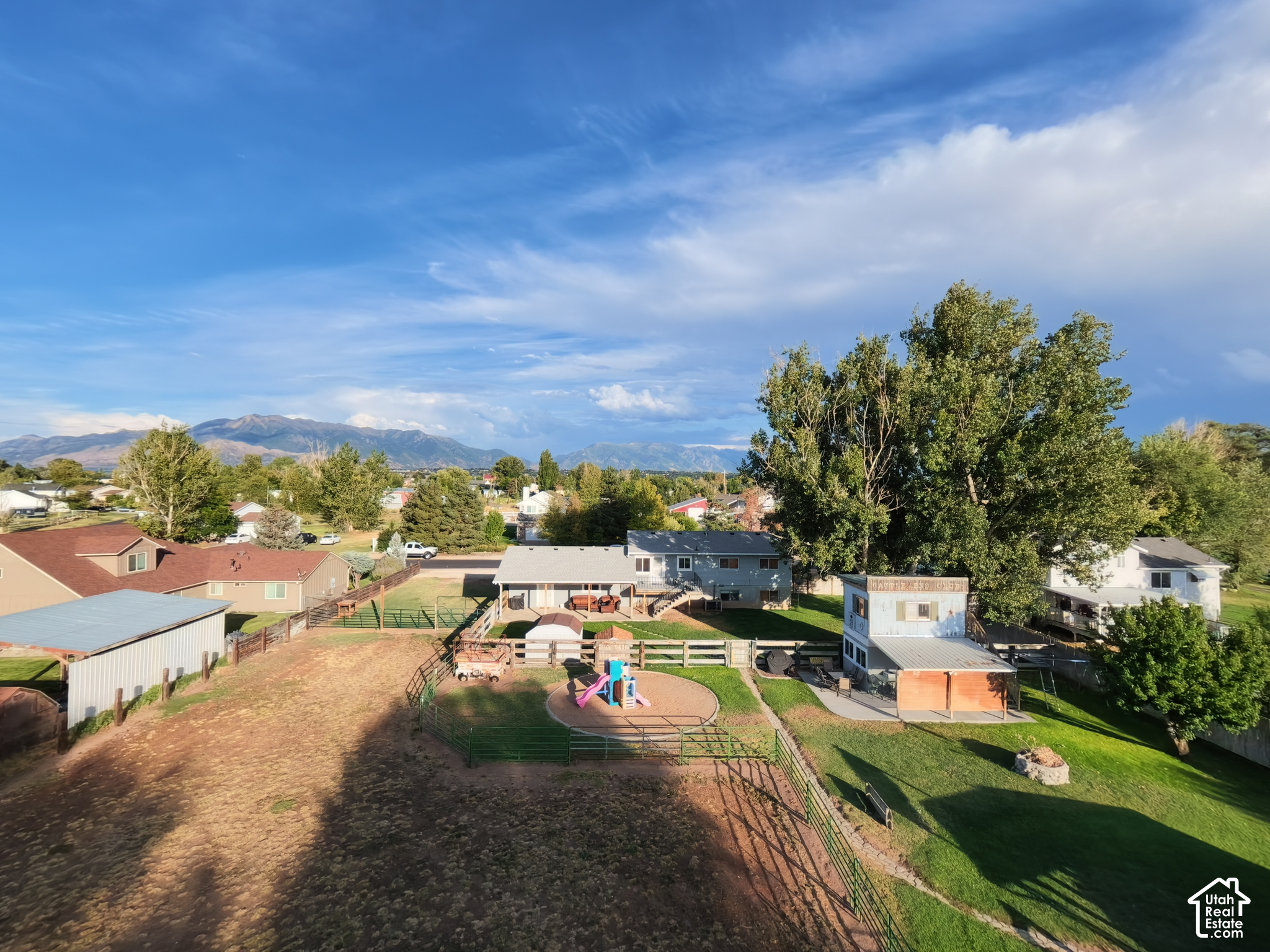 main property photo 28