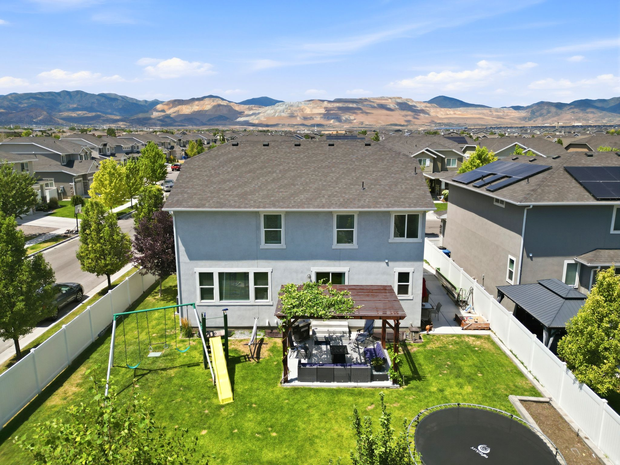 main property photo 40