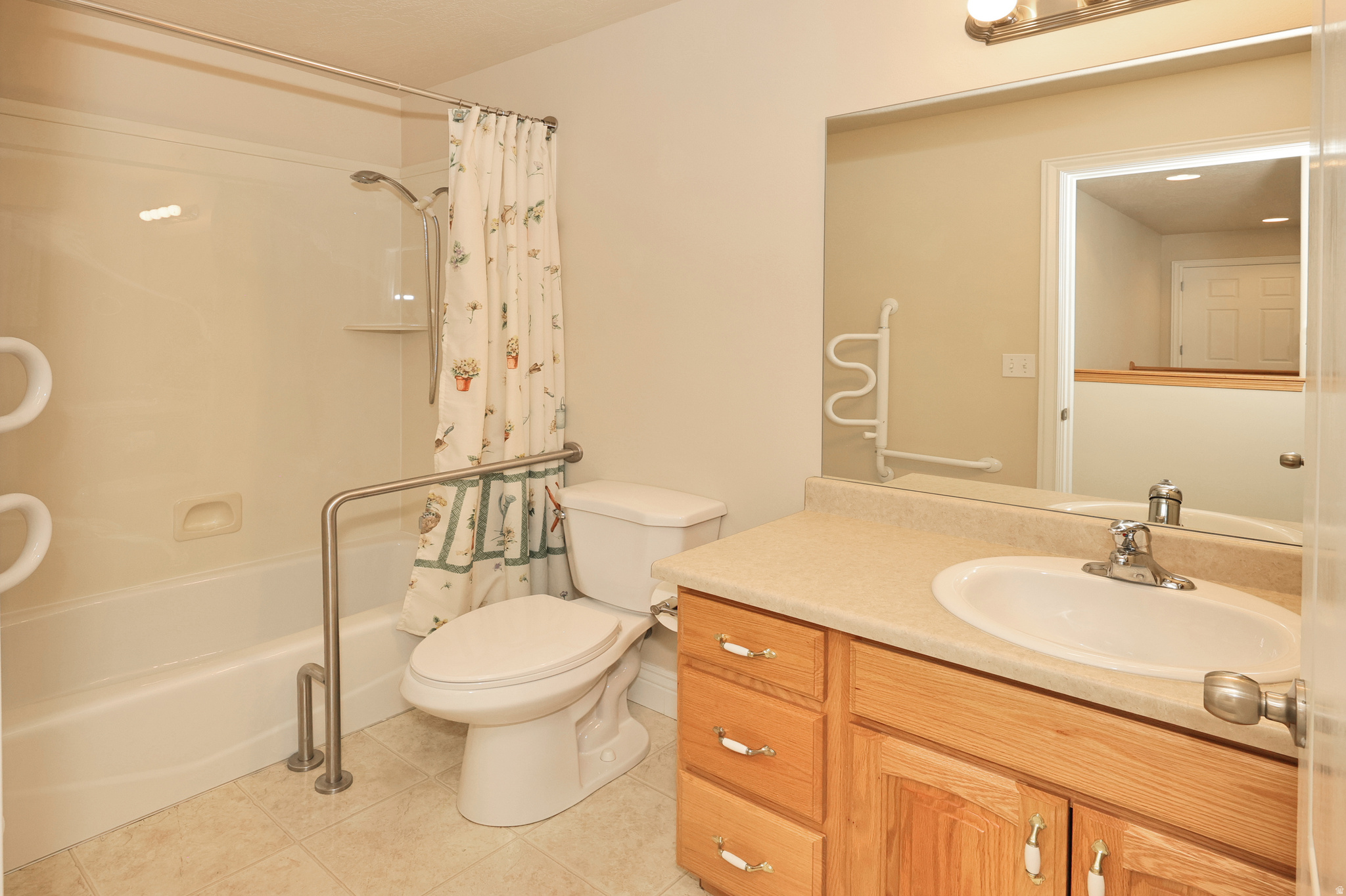 main property photo 22