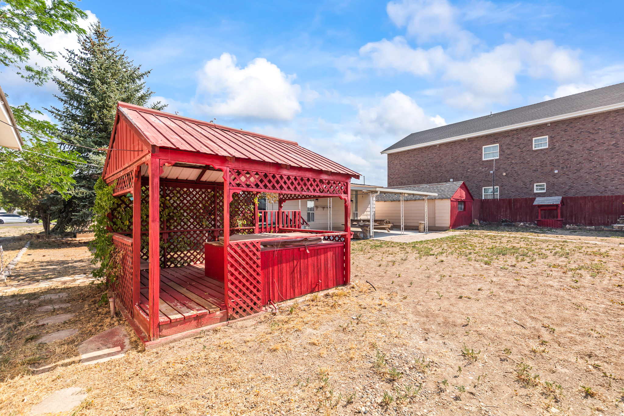 main property photo 35