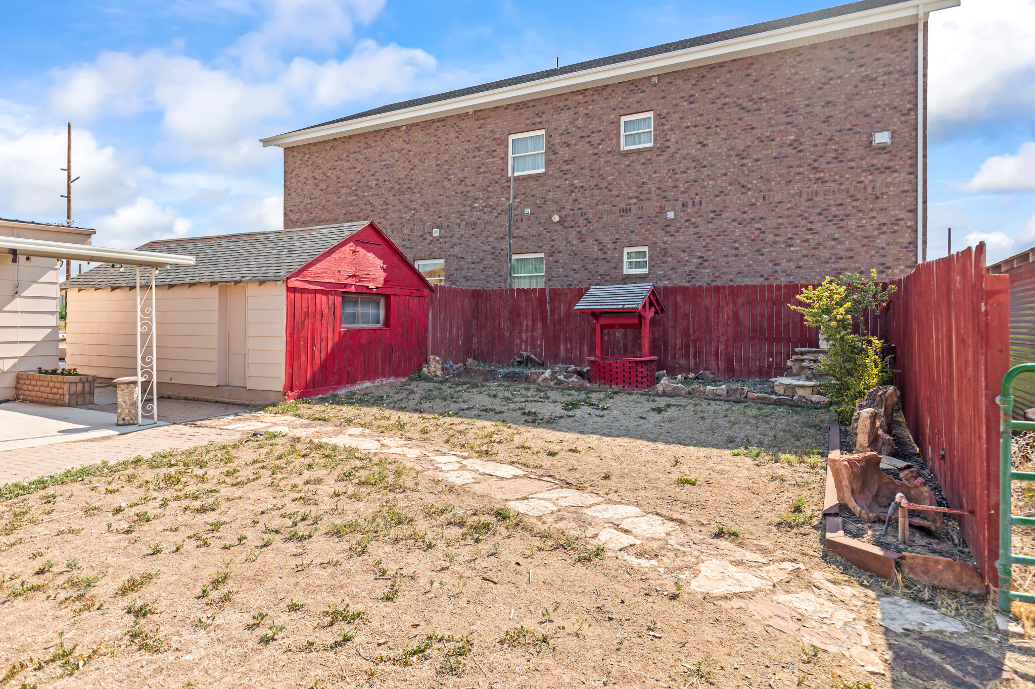 main property photo 38