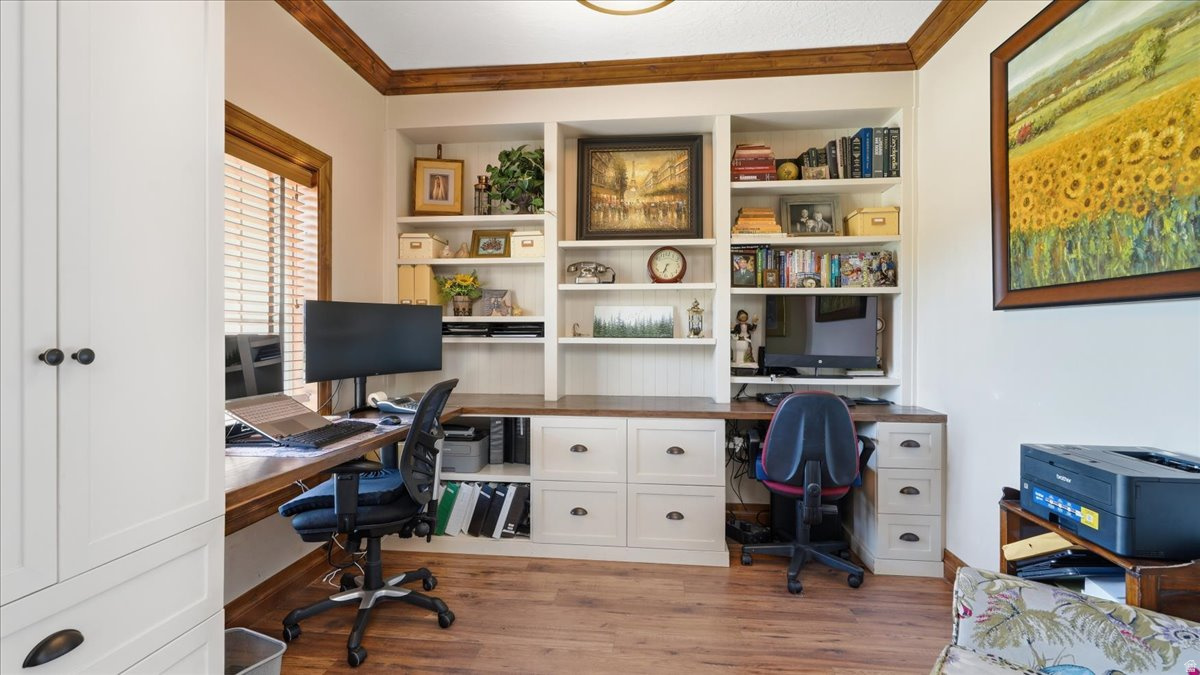 main property photo 10