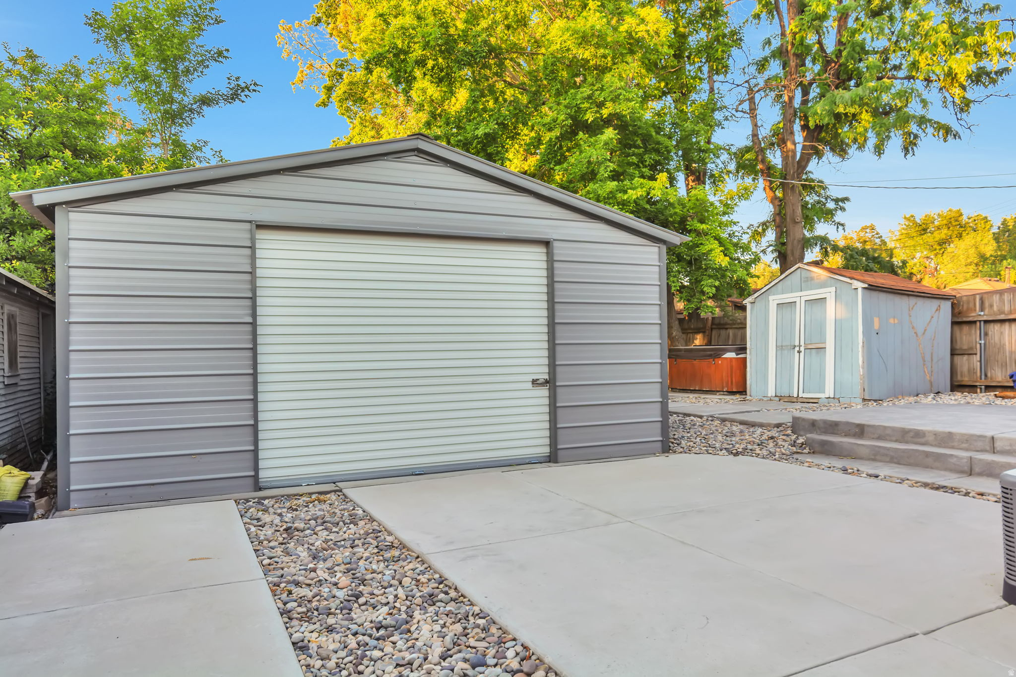 main property photo 25