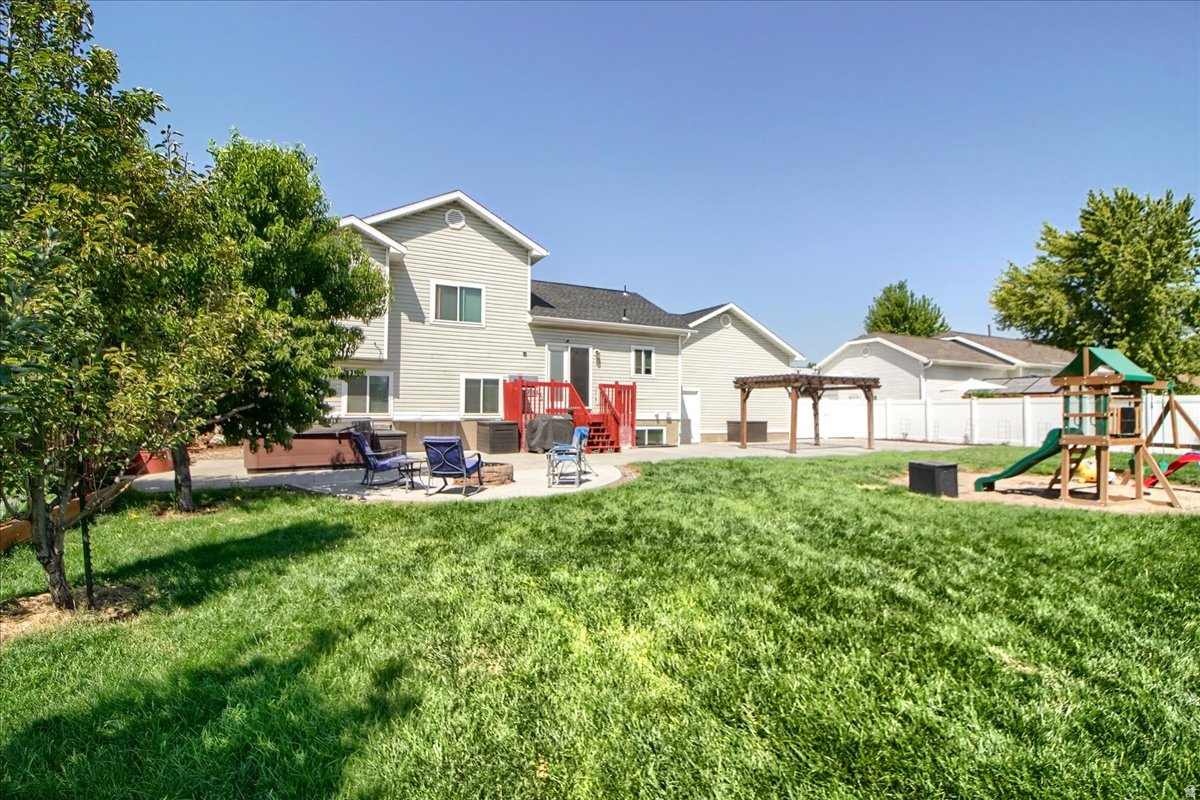 main property photo 30