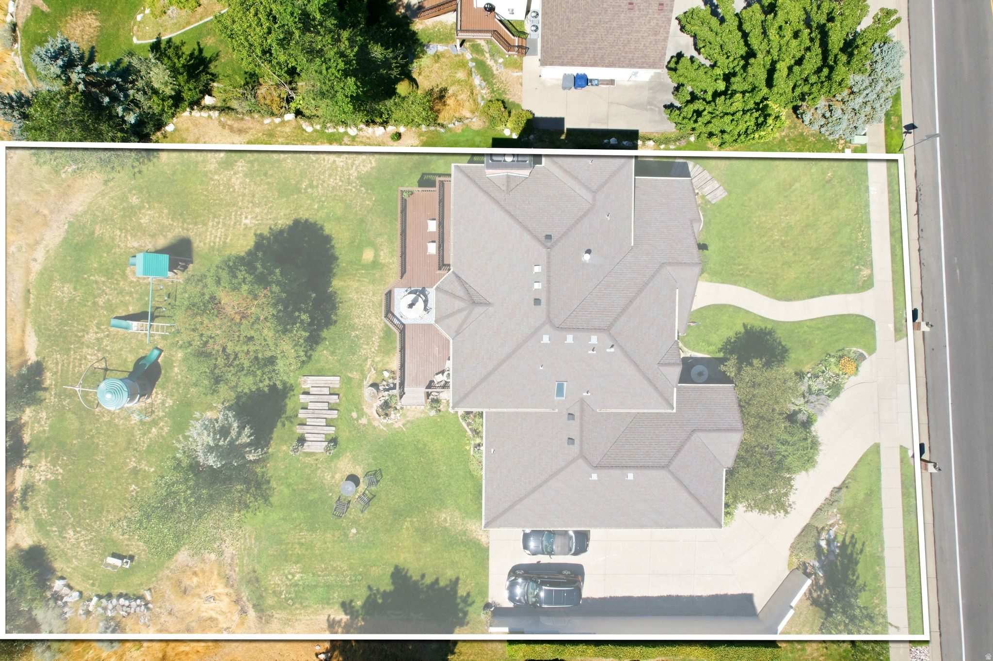 main property photo 40