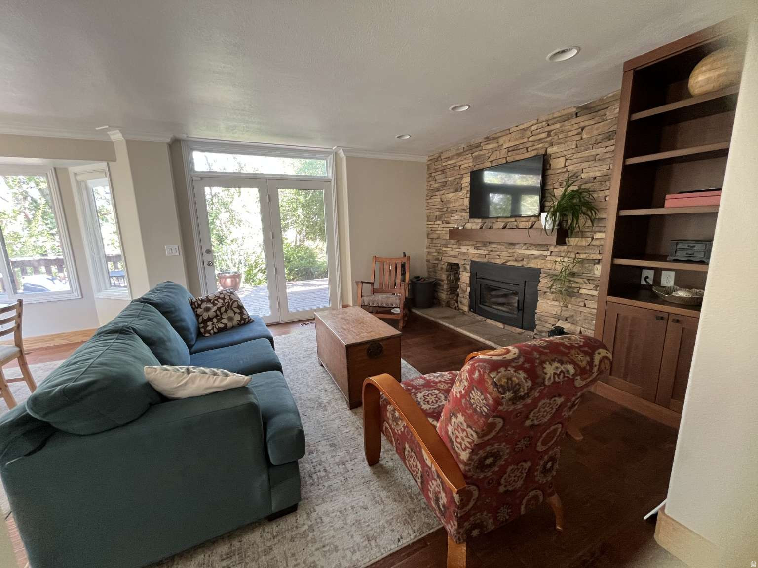main property photo 11