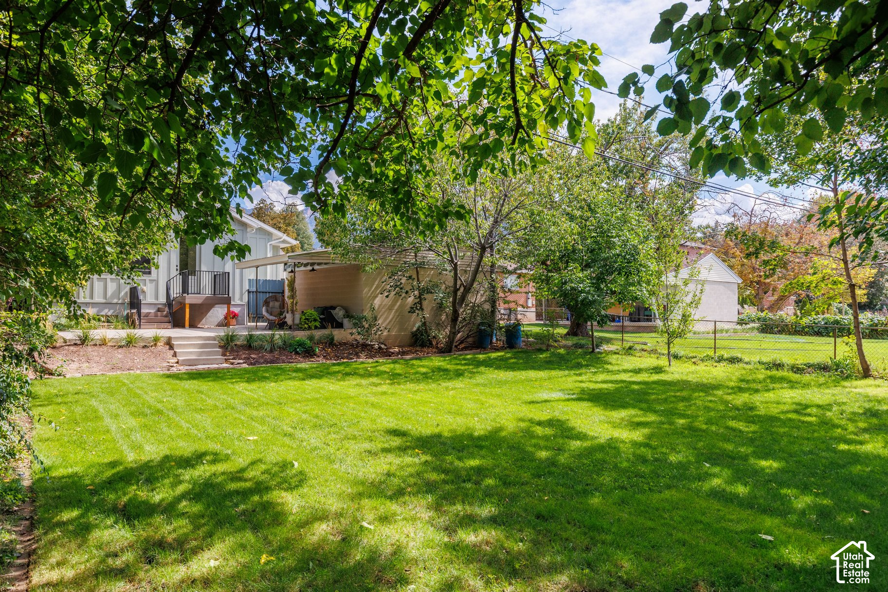 main property photo 38