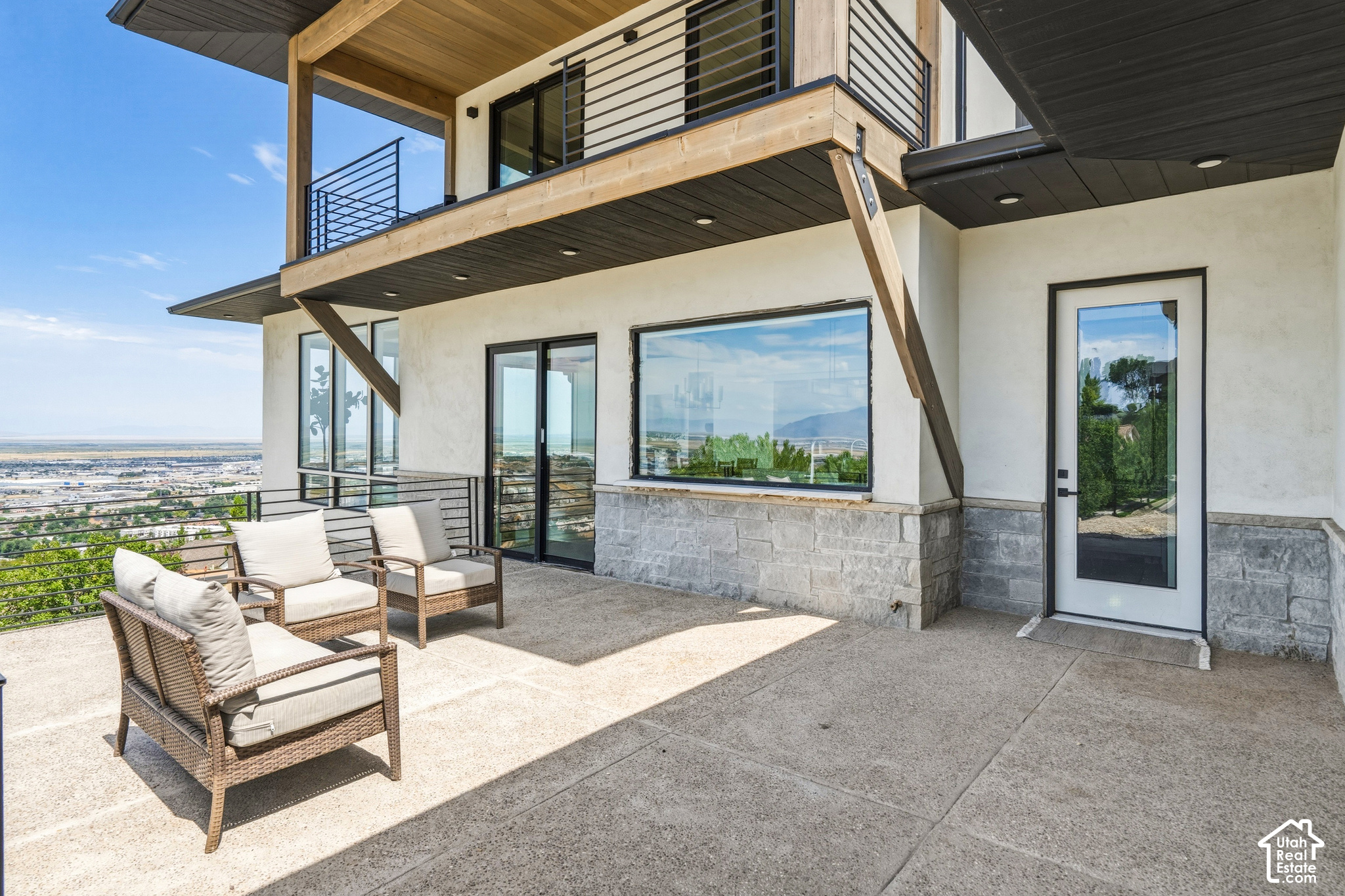 main property photo 62