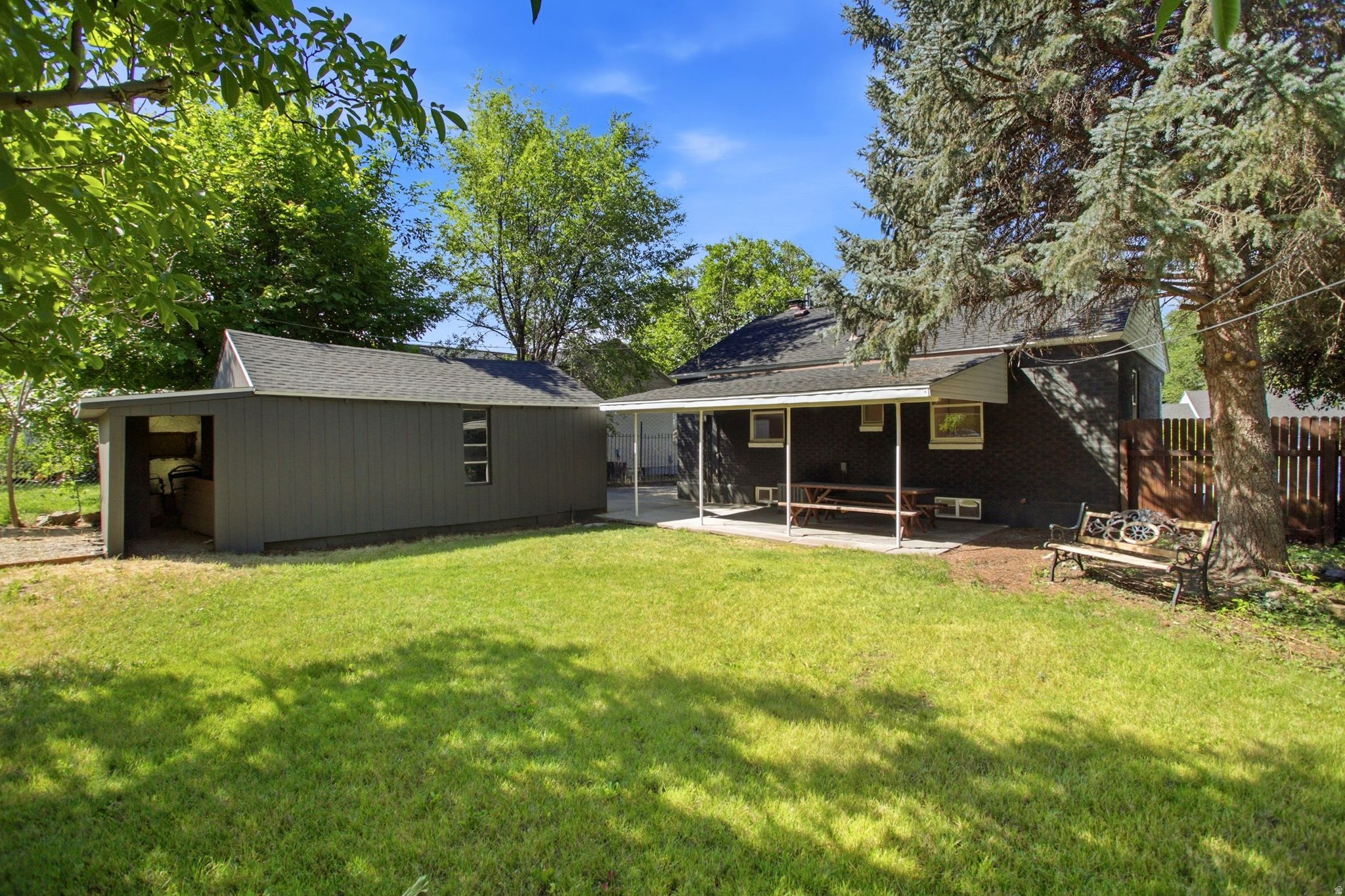 main property photo 8