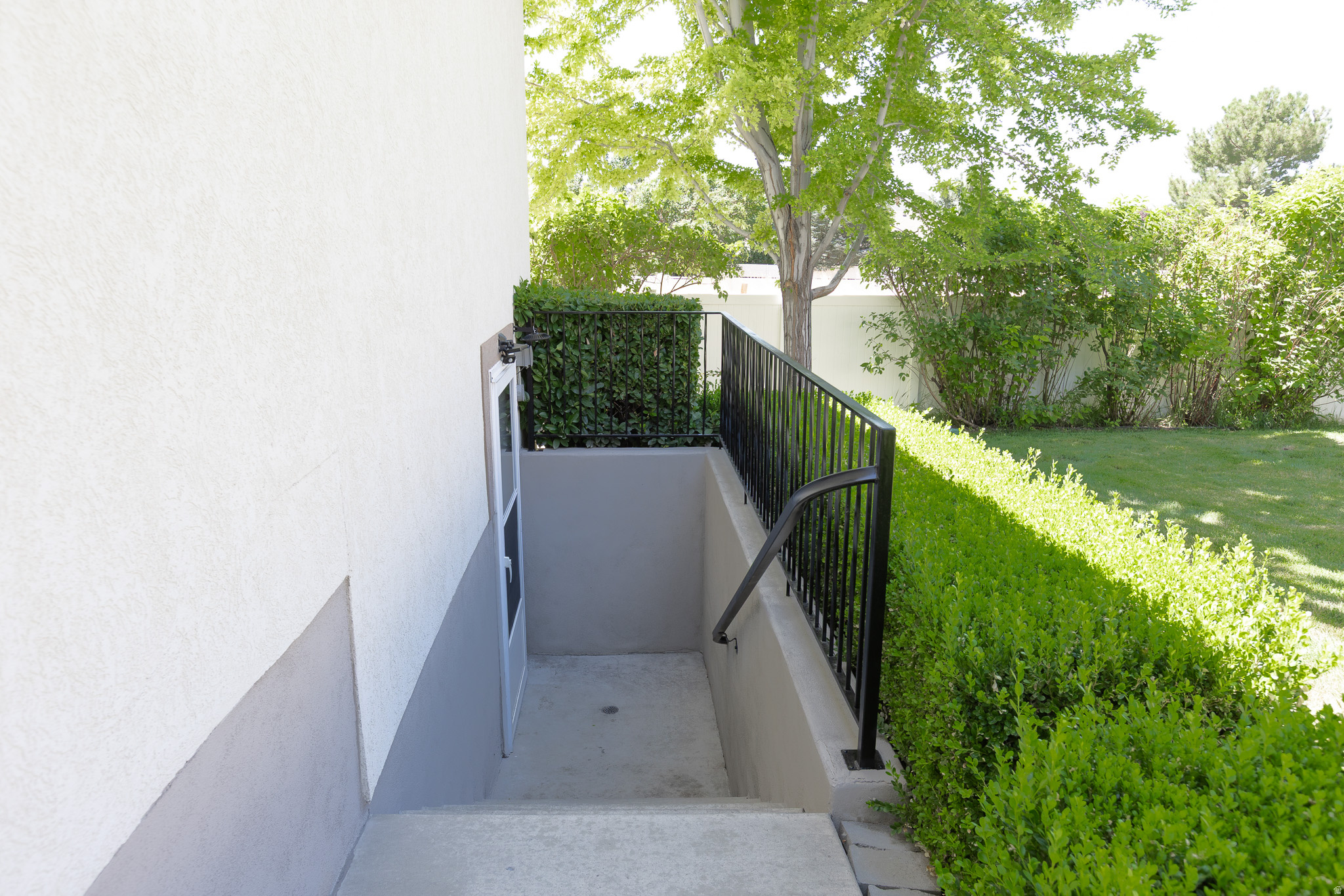 main property photo 80