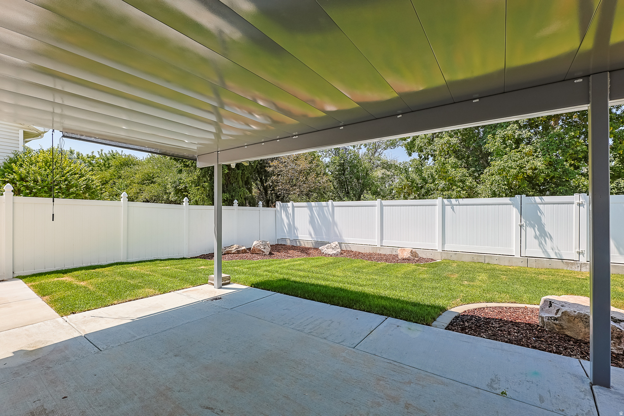 main property photo 27