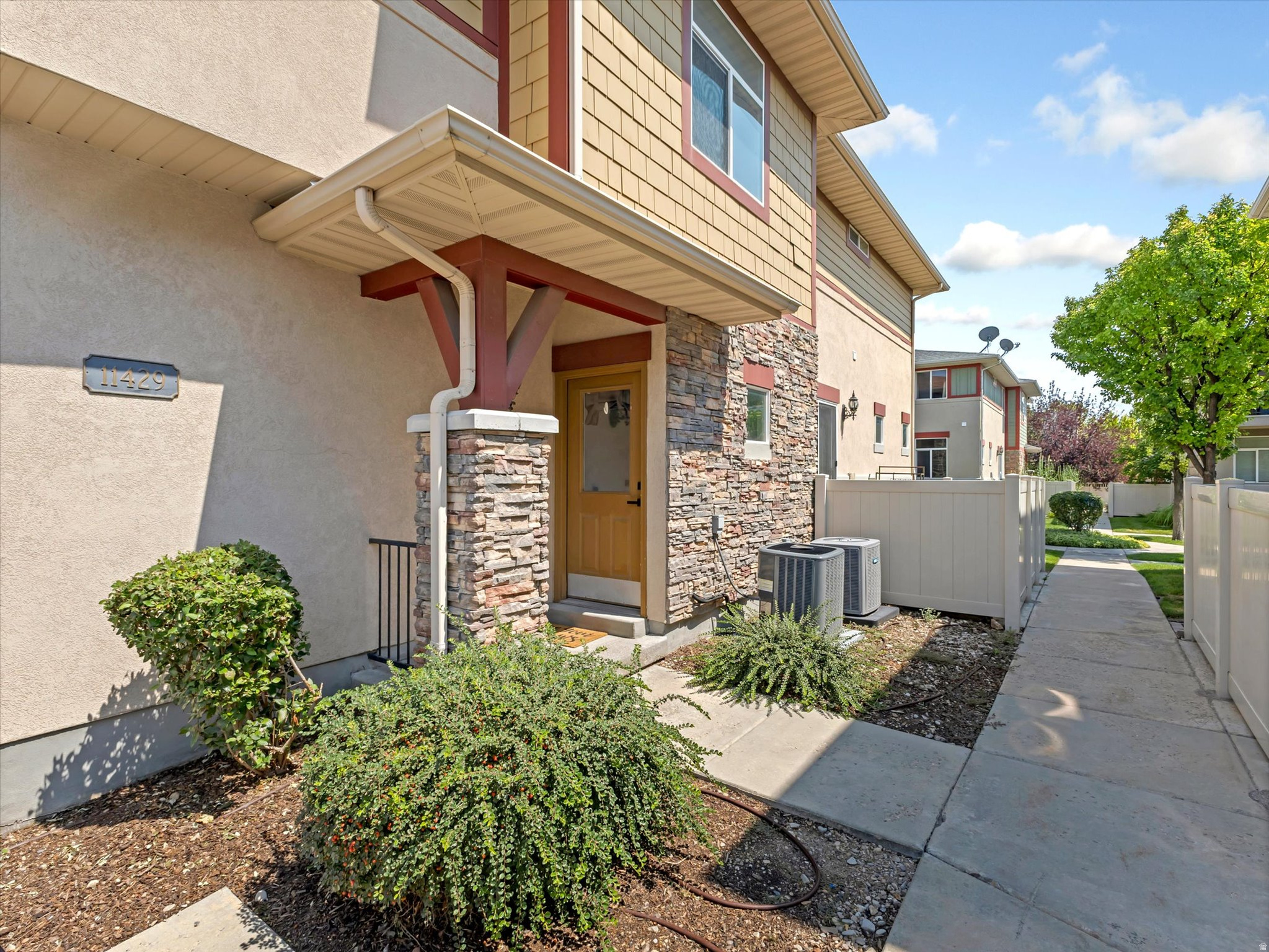main property photo 19