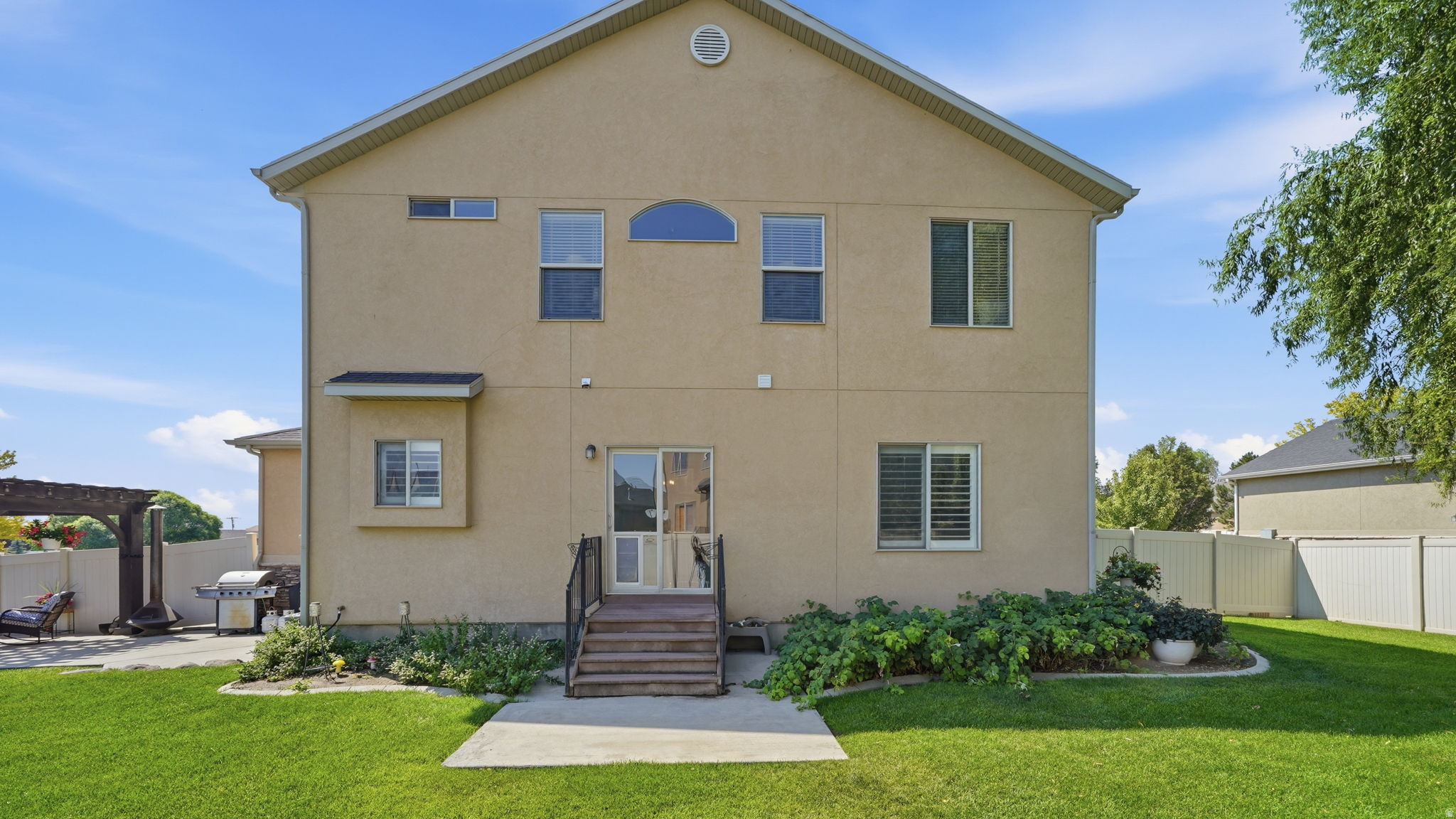 main property photo 22