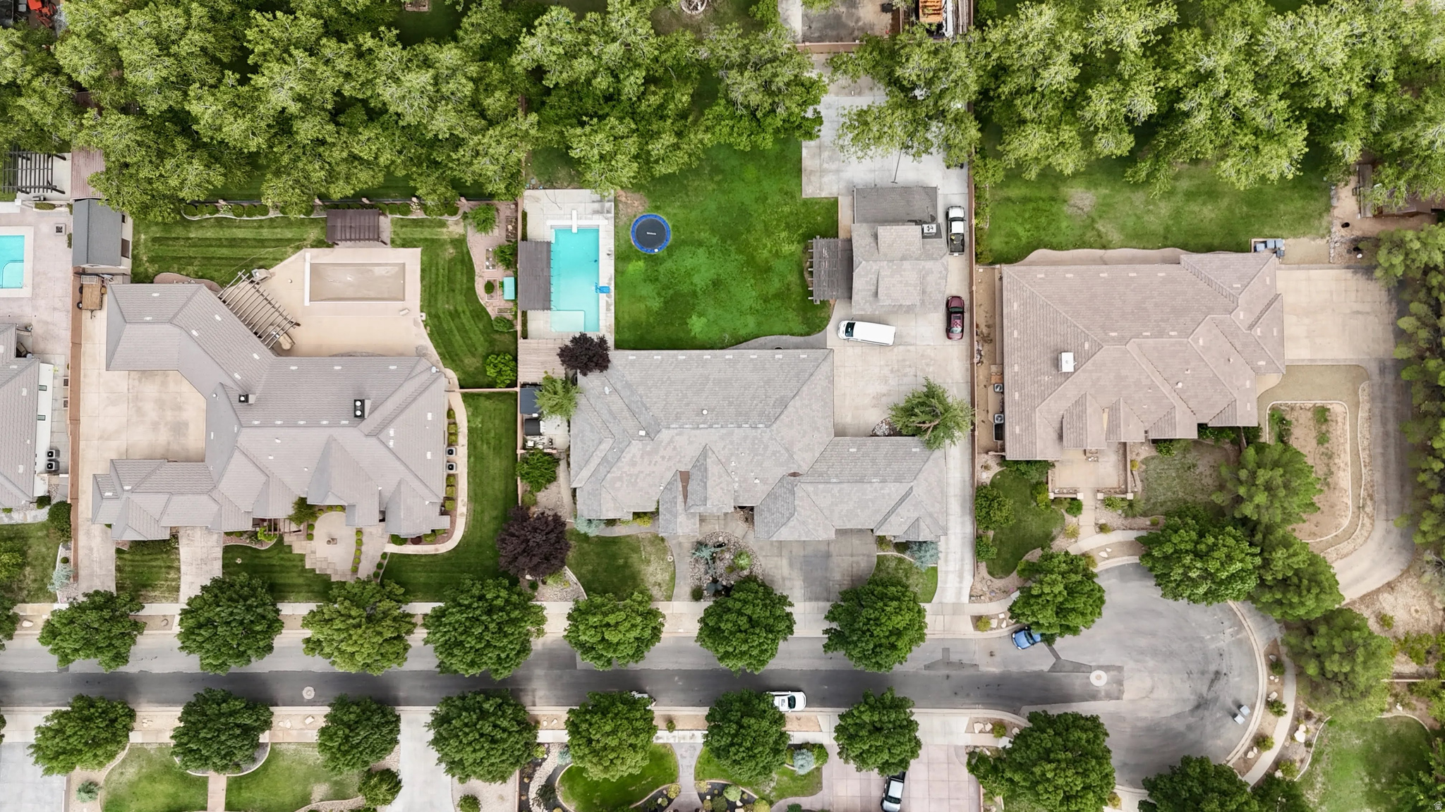 main property photo 78
