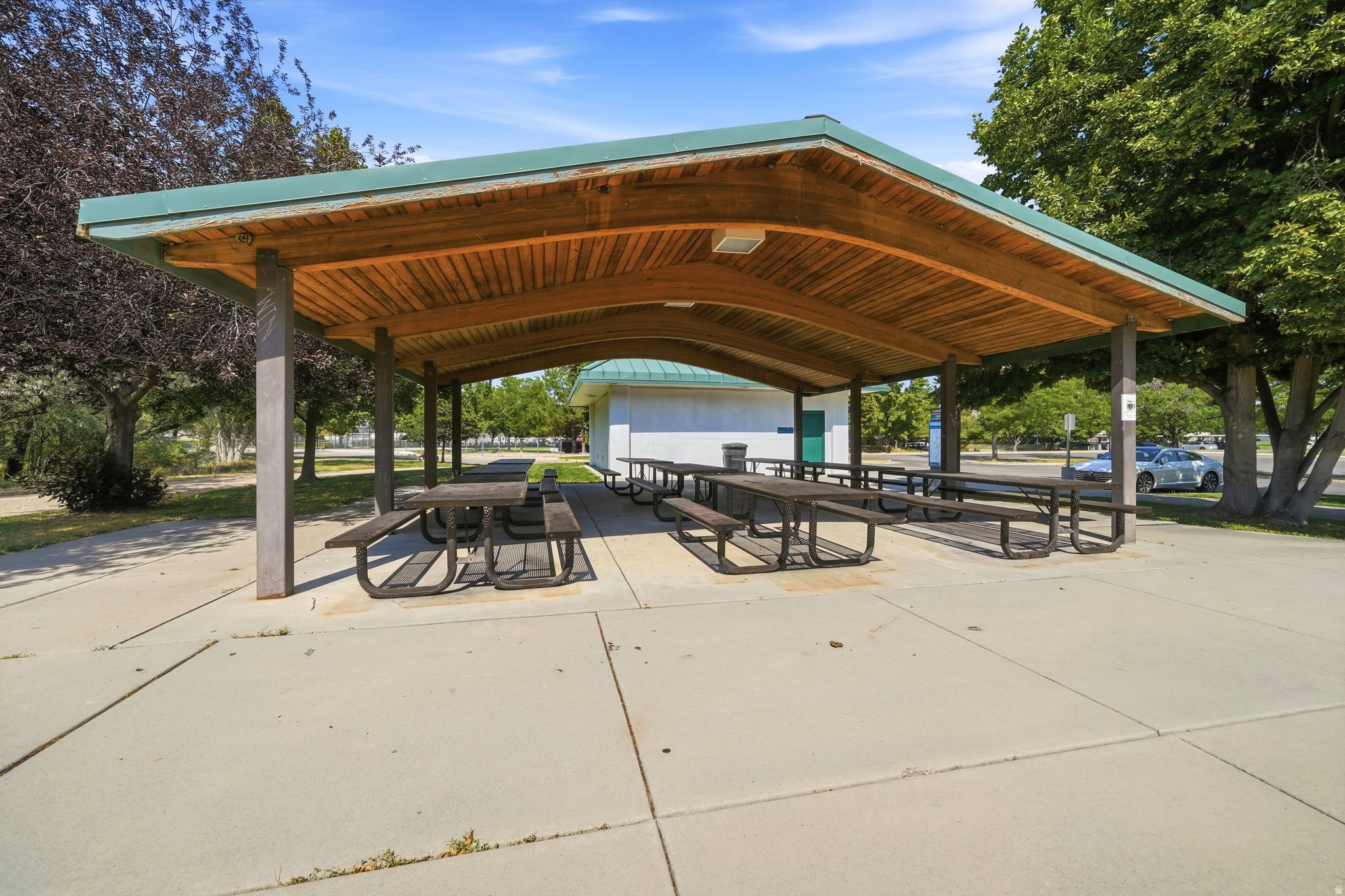 main property photo 40