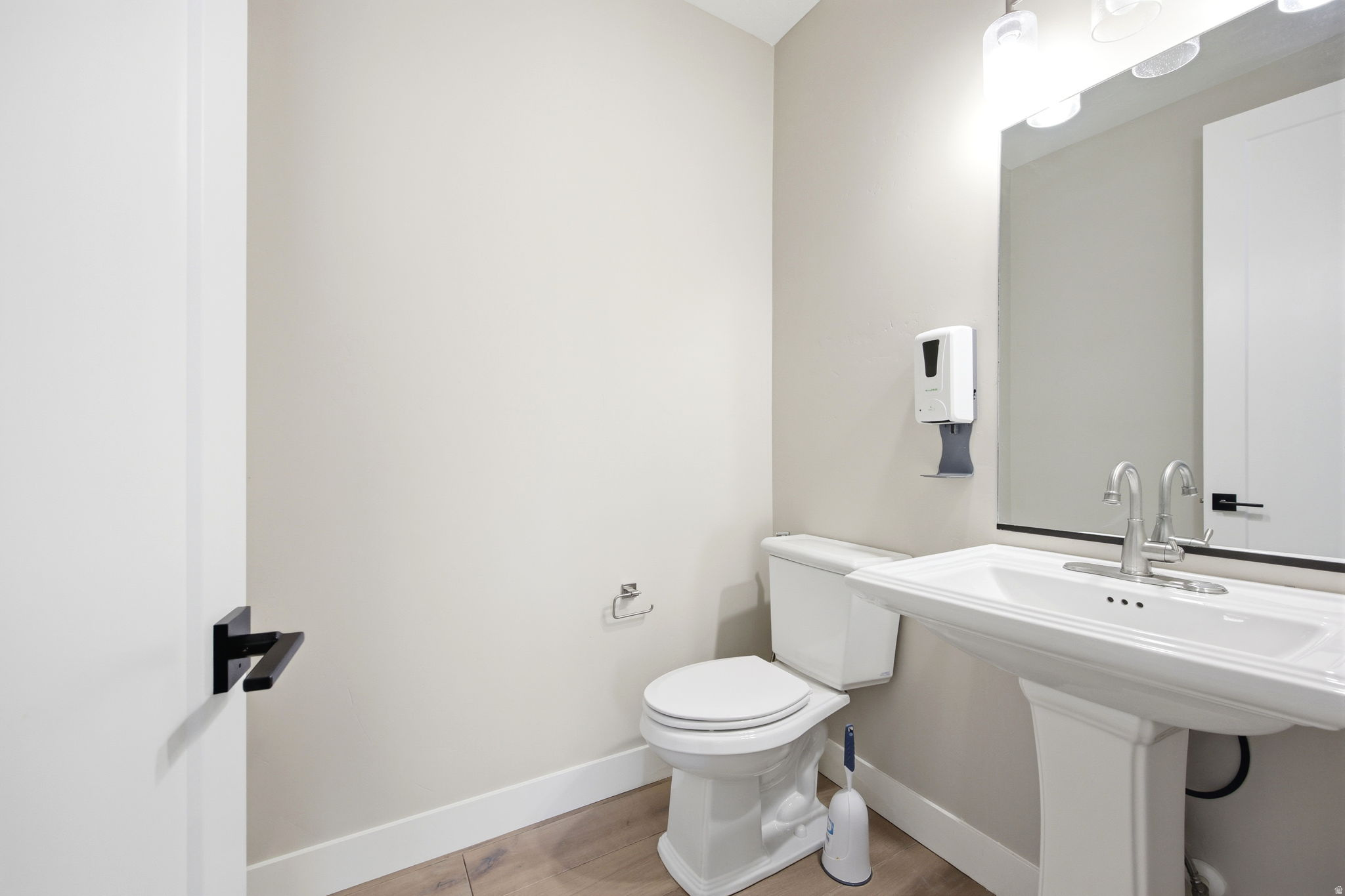 main property photo 16