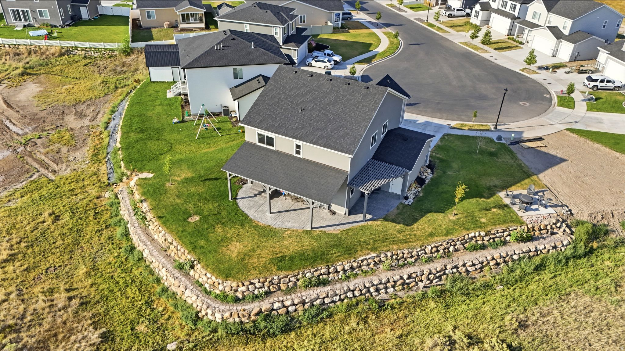 main property photo 40