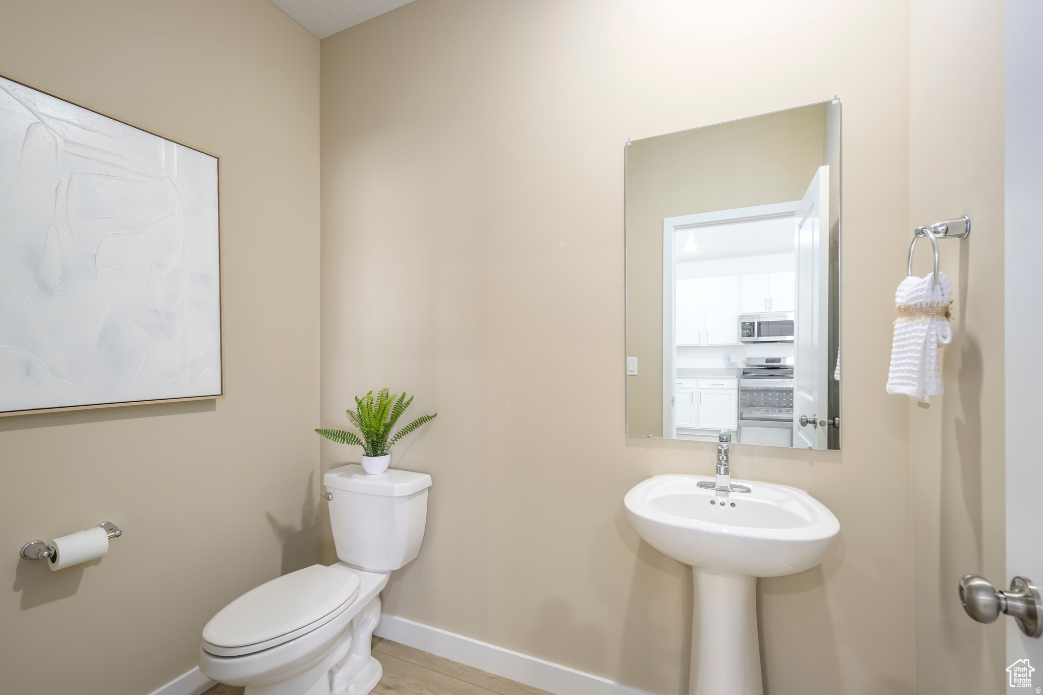 main property photo 6
