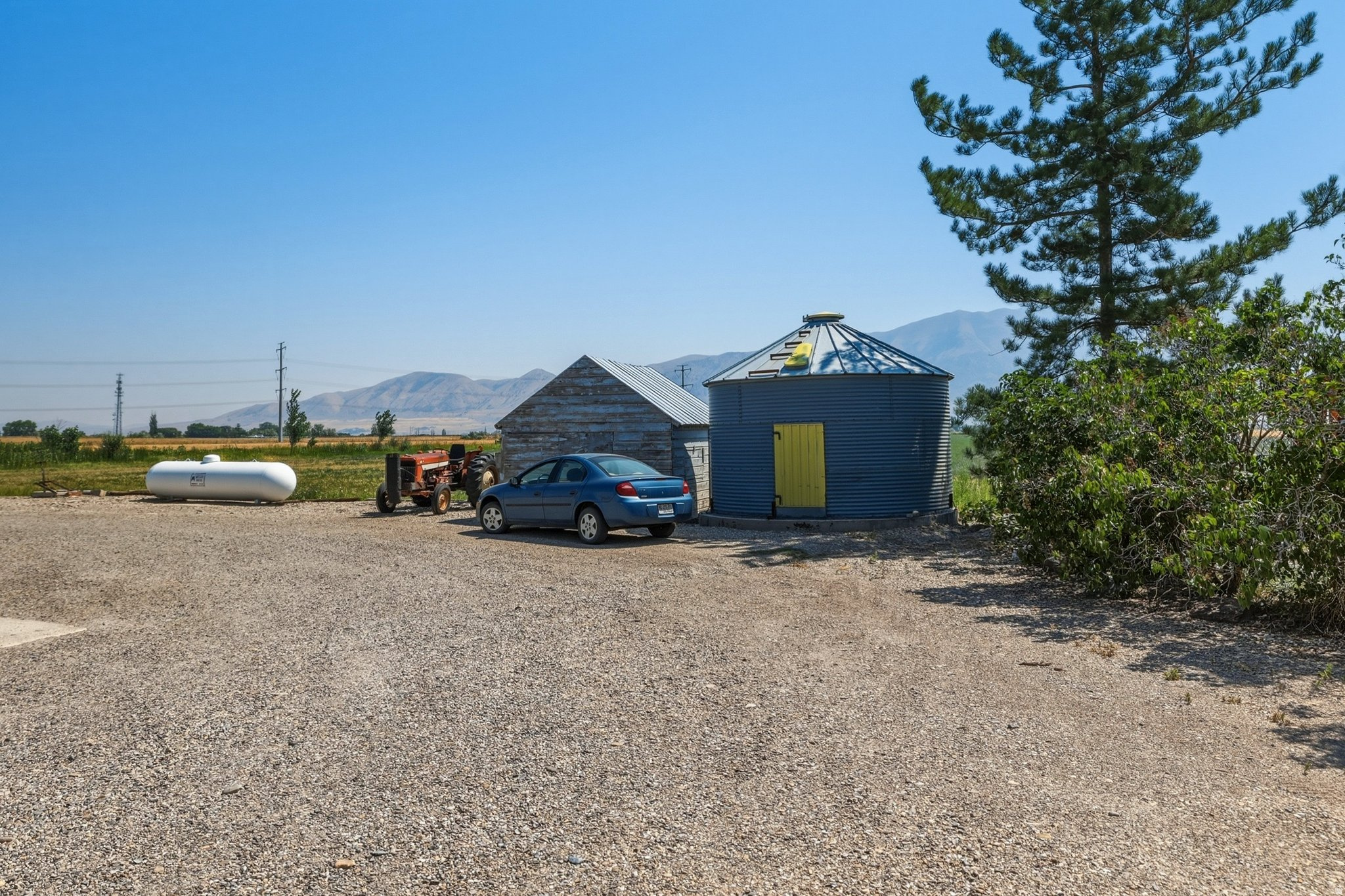 main property photo 12