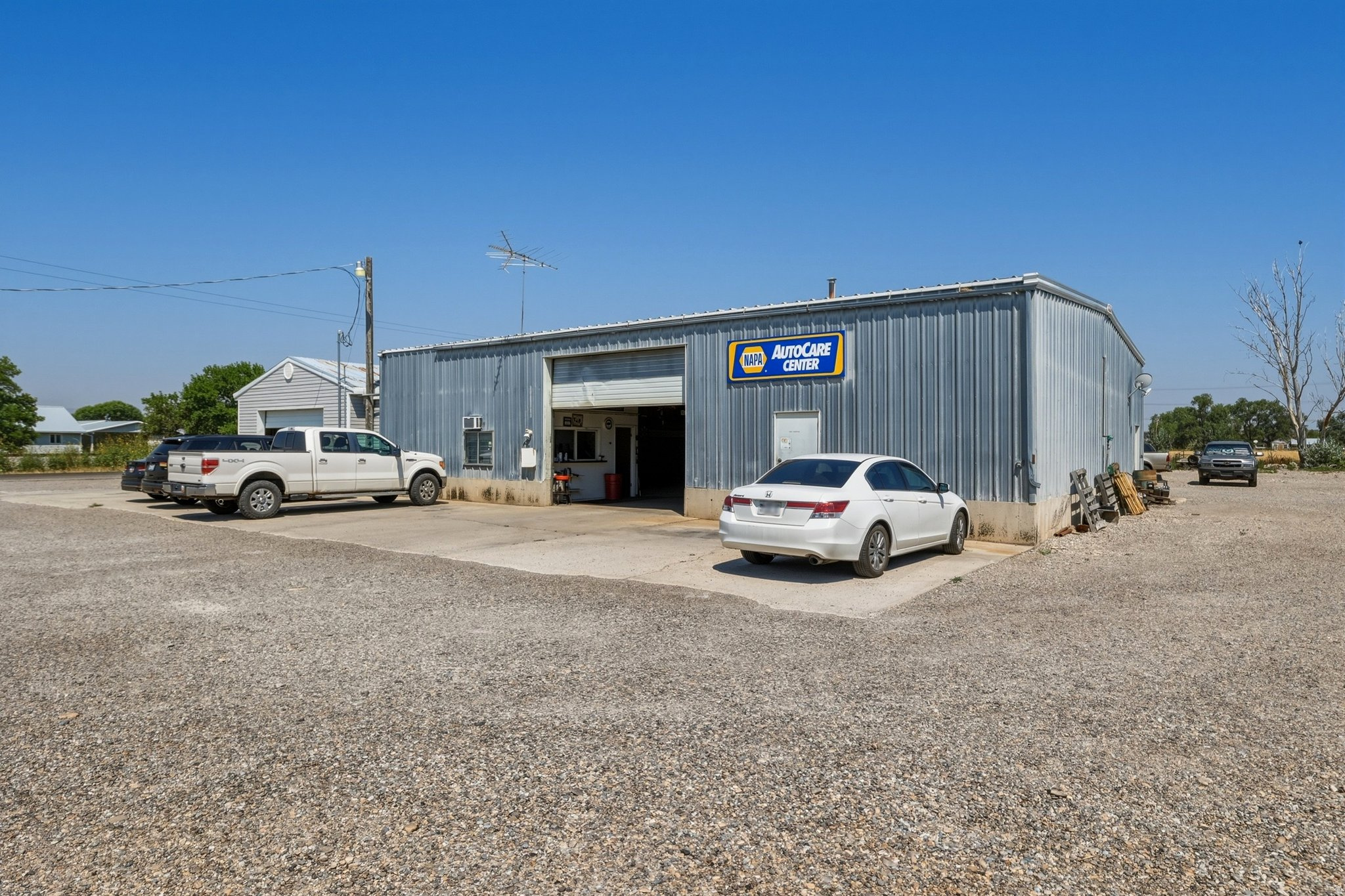 main property photo 13