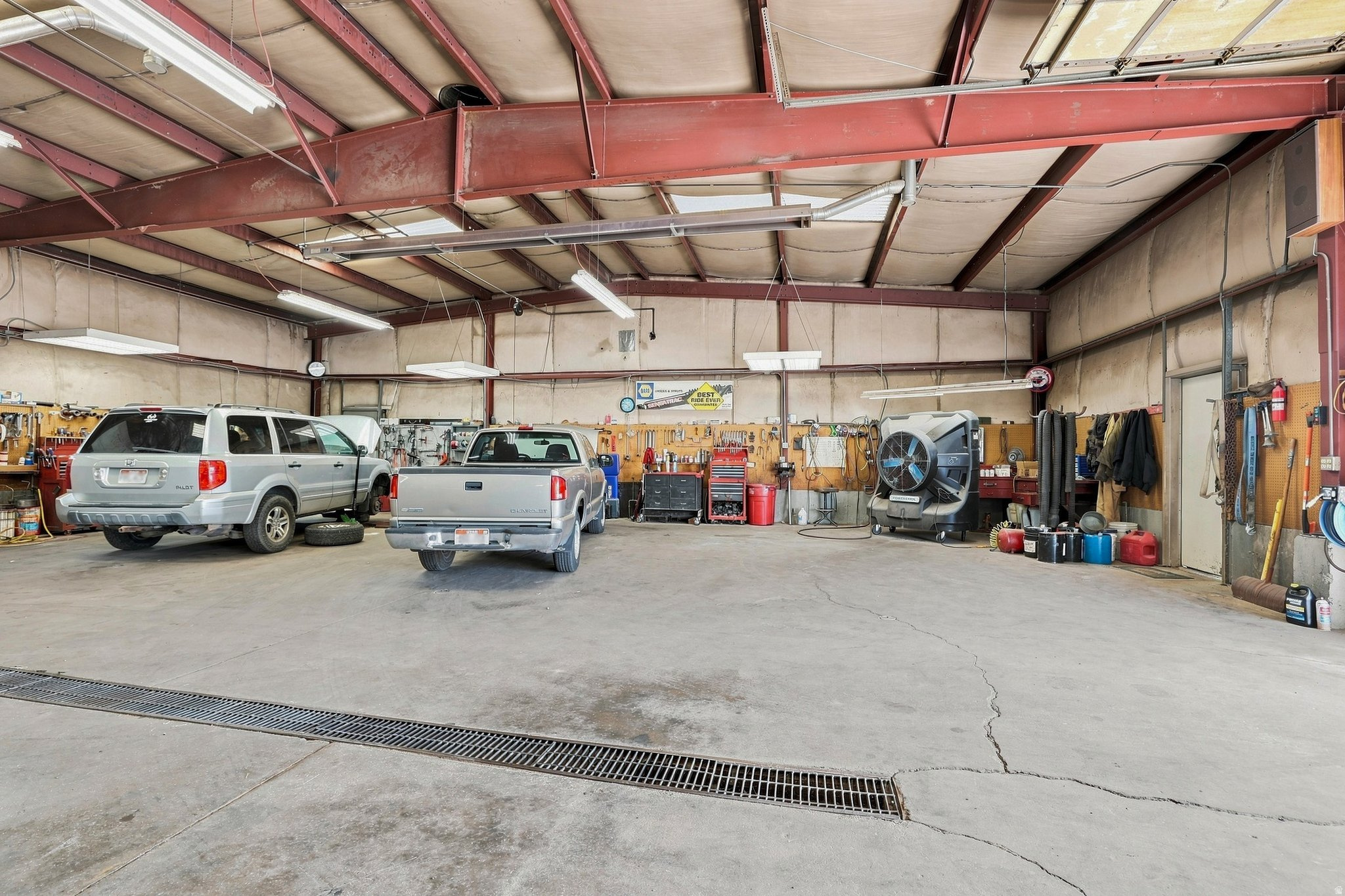 main property photo 26