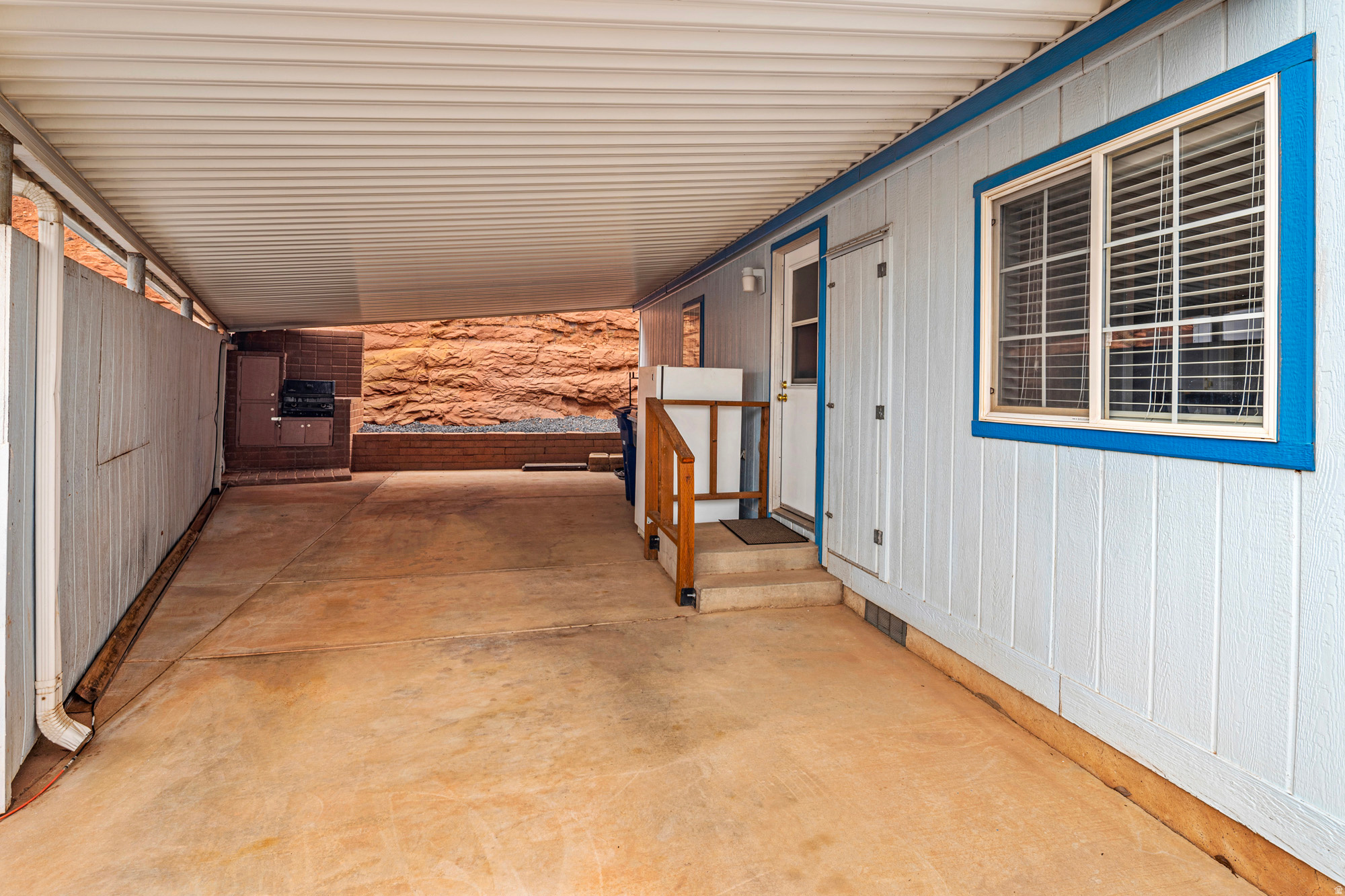 main property photo 28