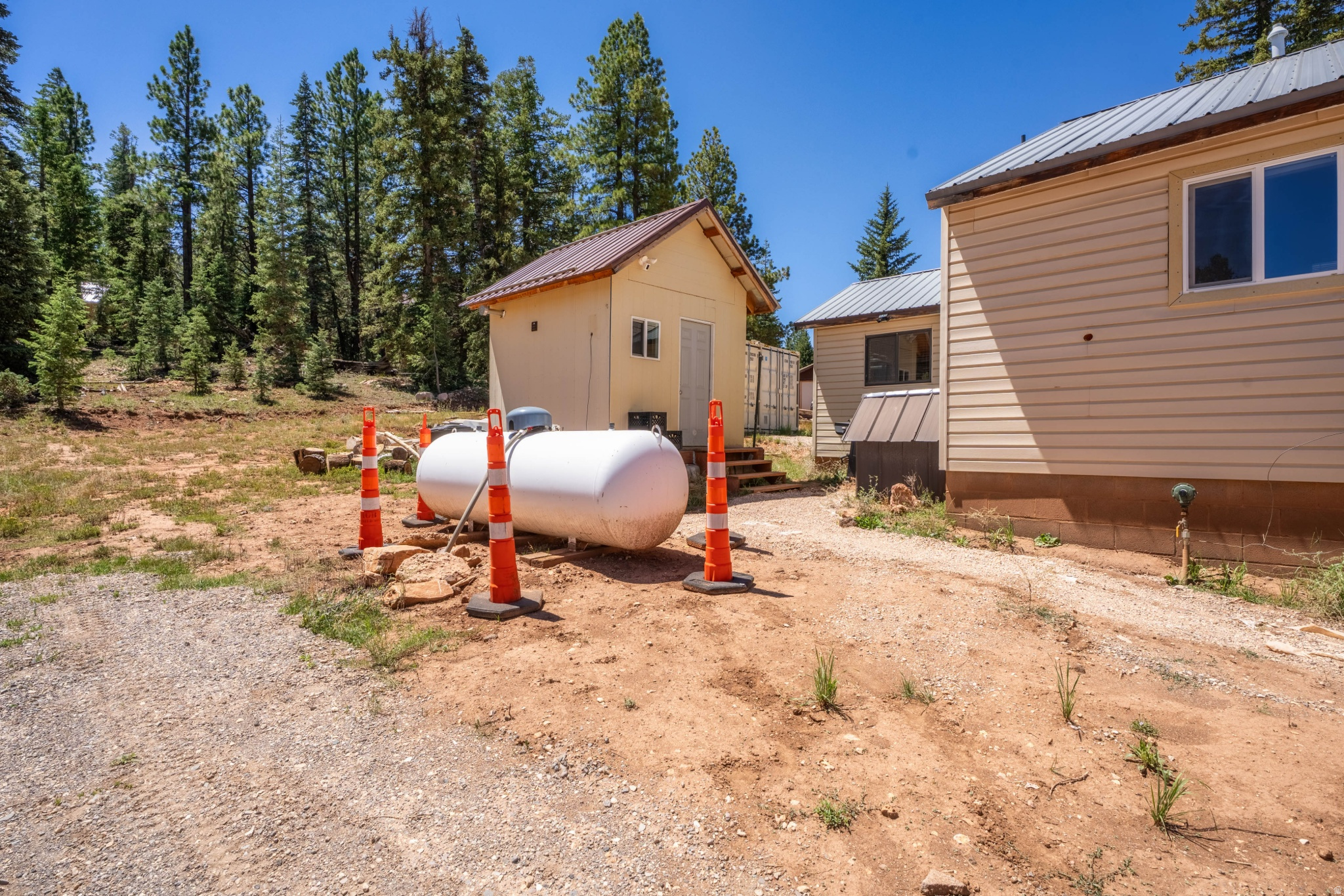 main property photo 33