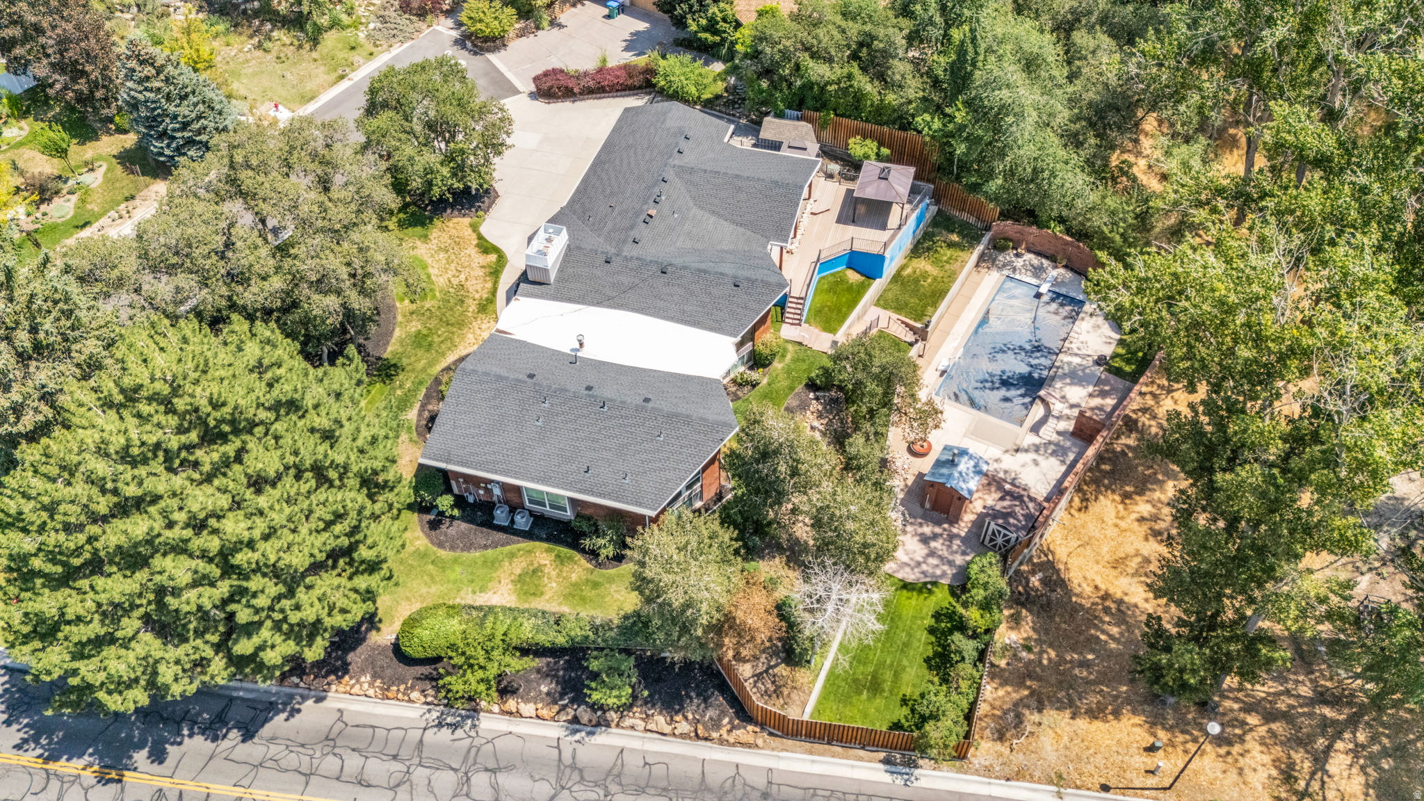 main property photo 45