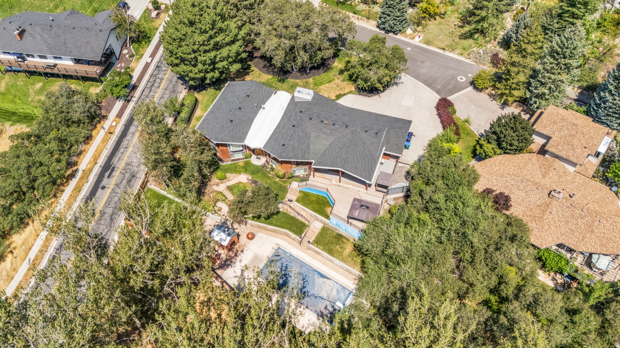 main property photo 46