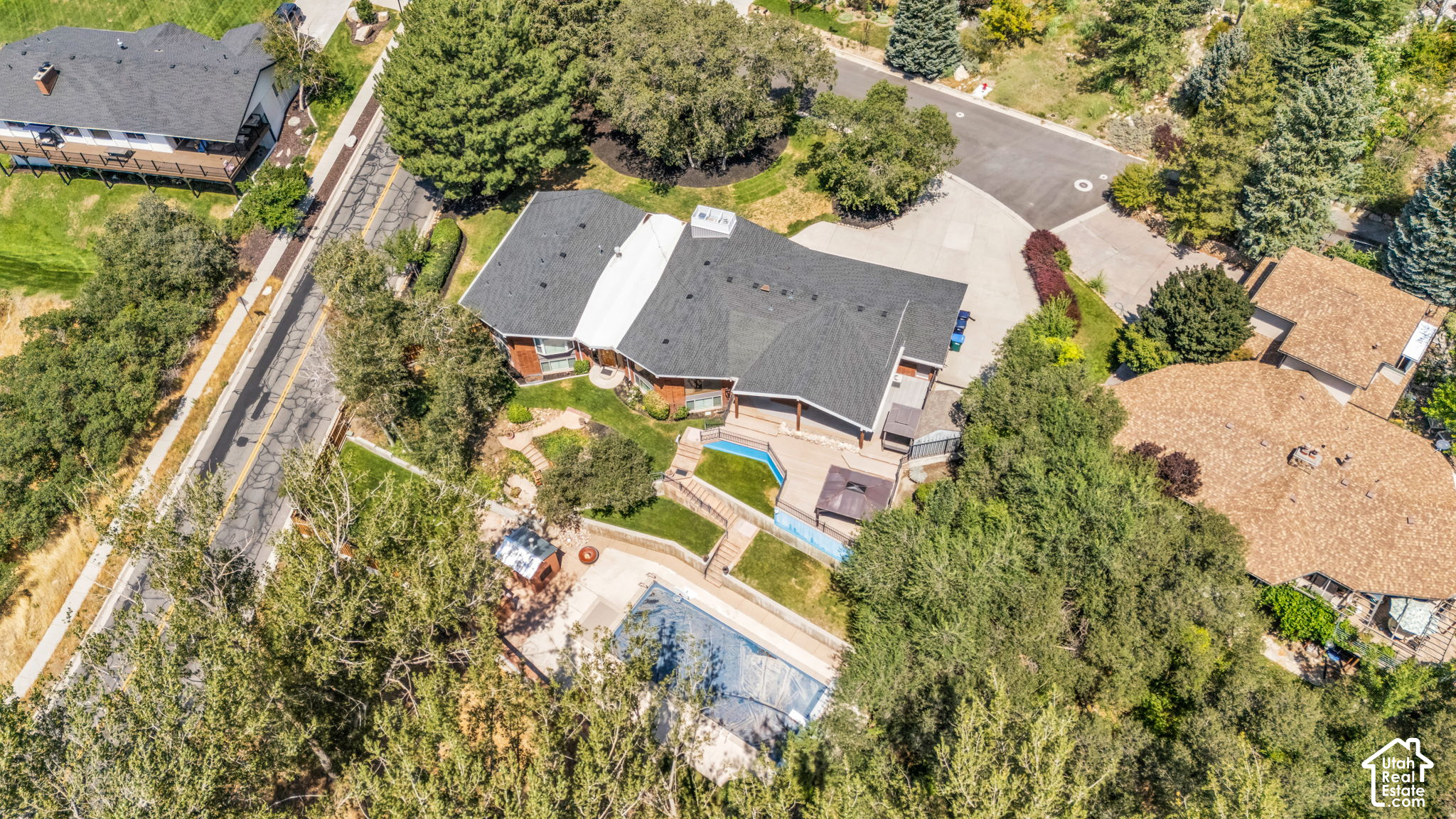 main property photo 50