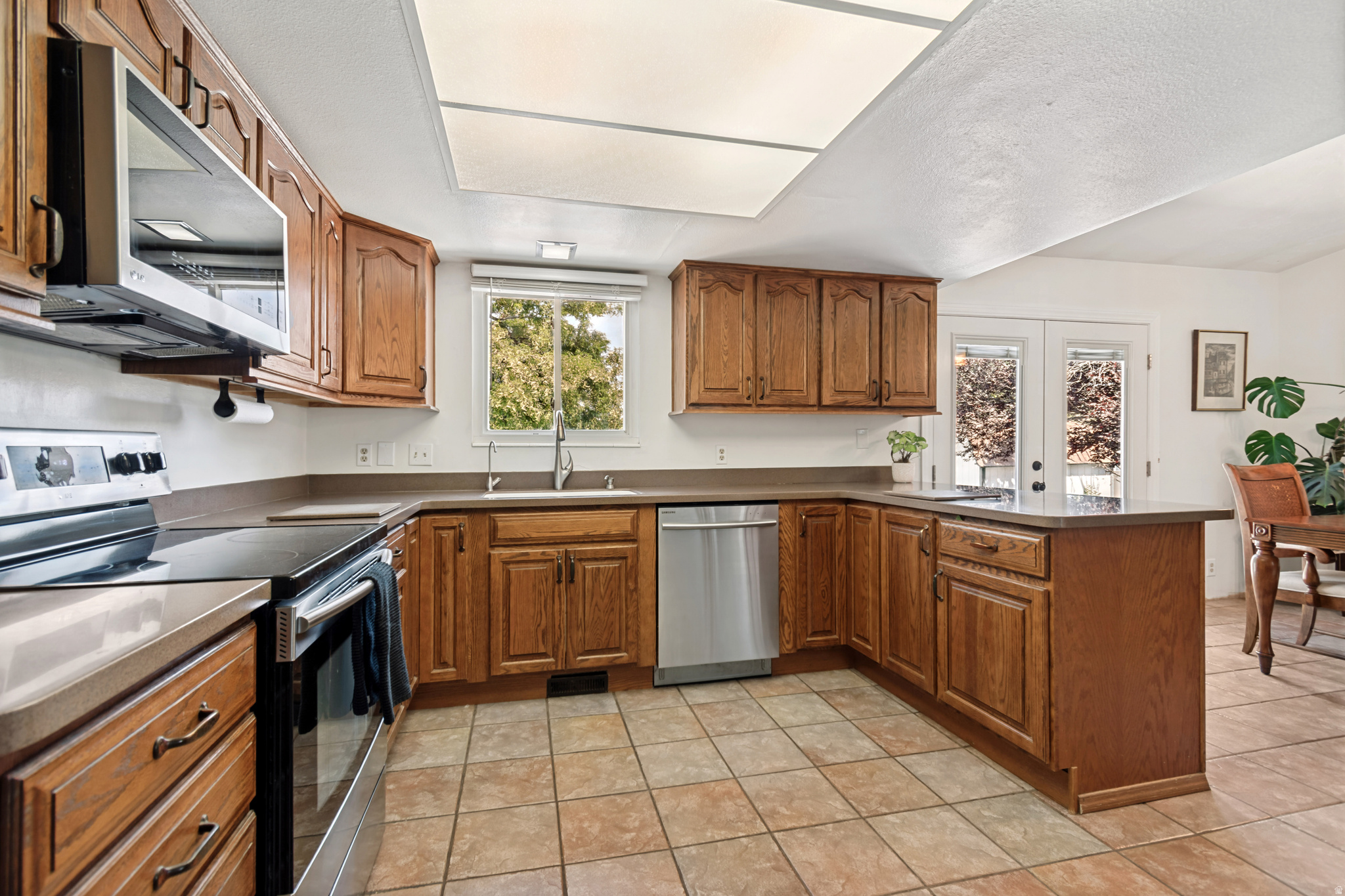 main property photo 7