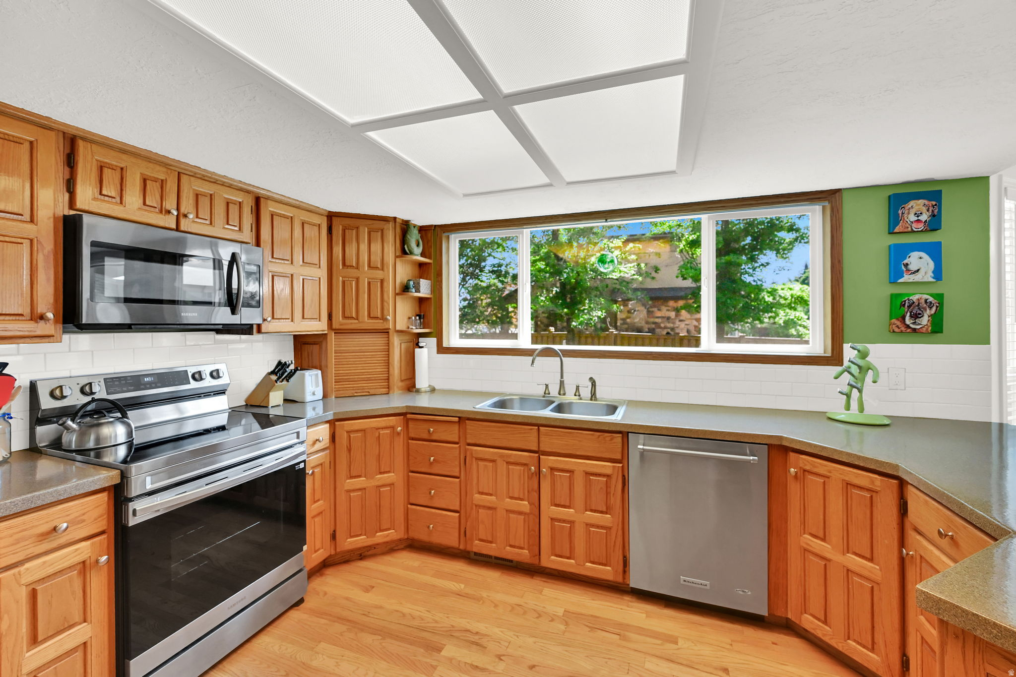 main property photo 9