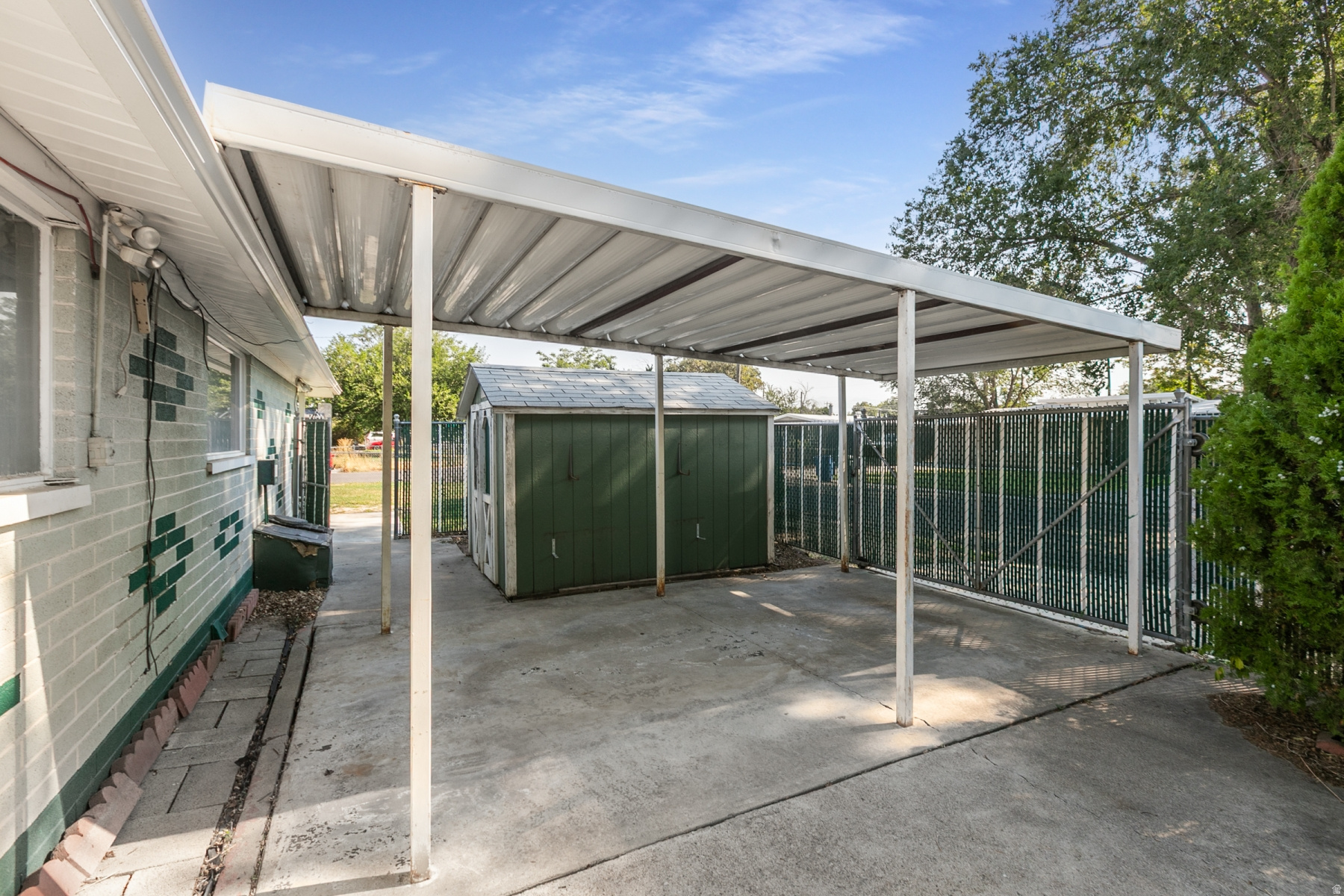 main property photo 25