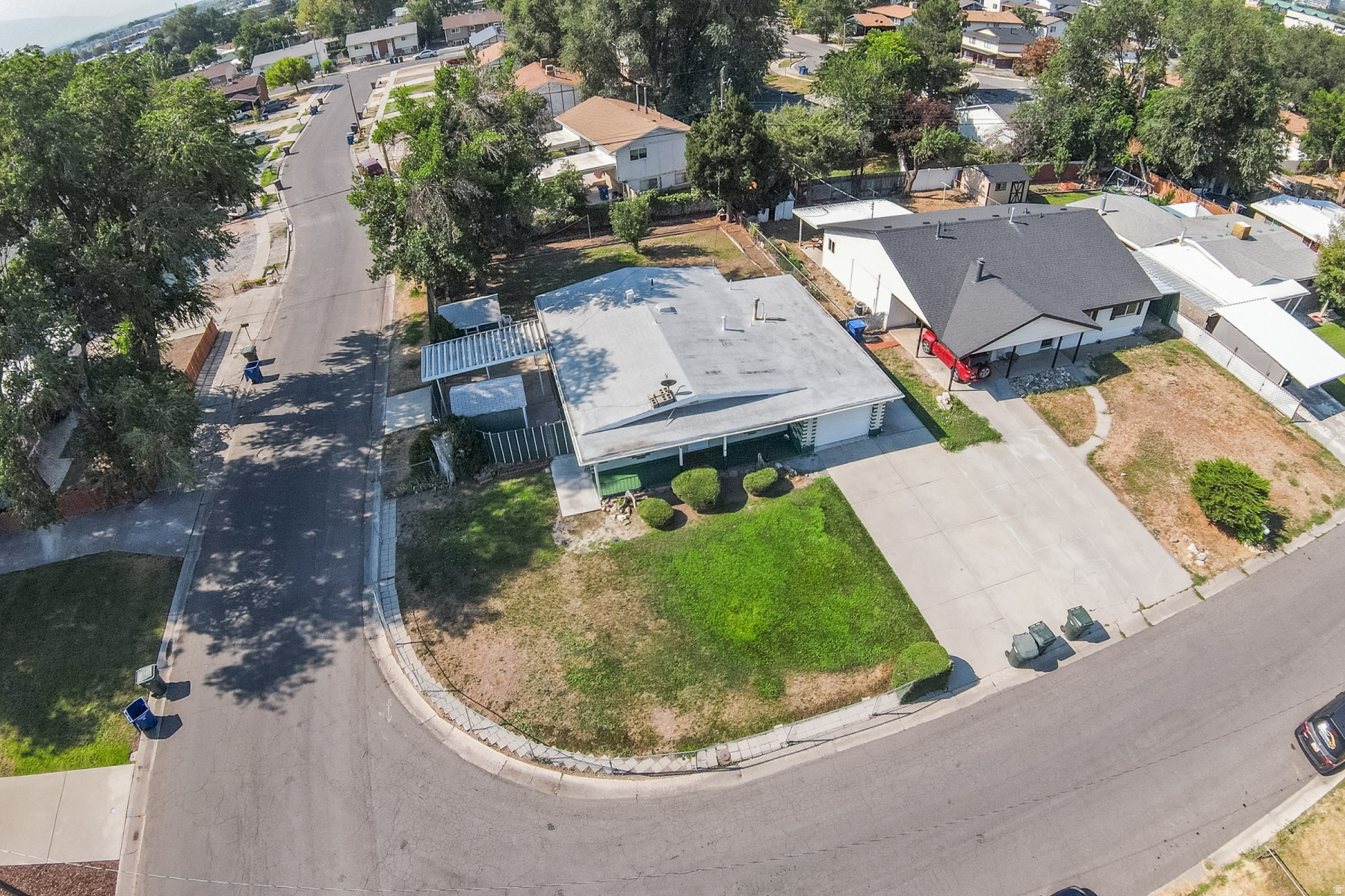 main property photo 33