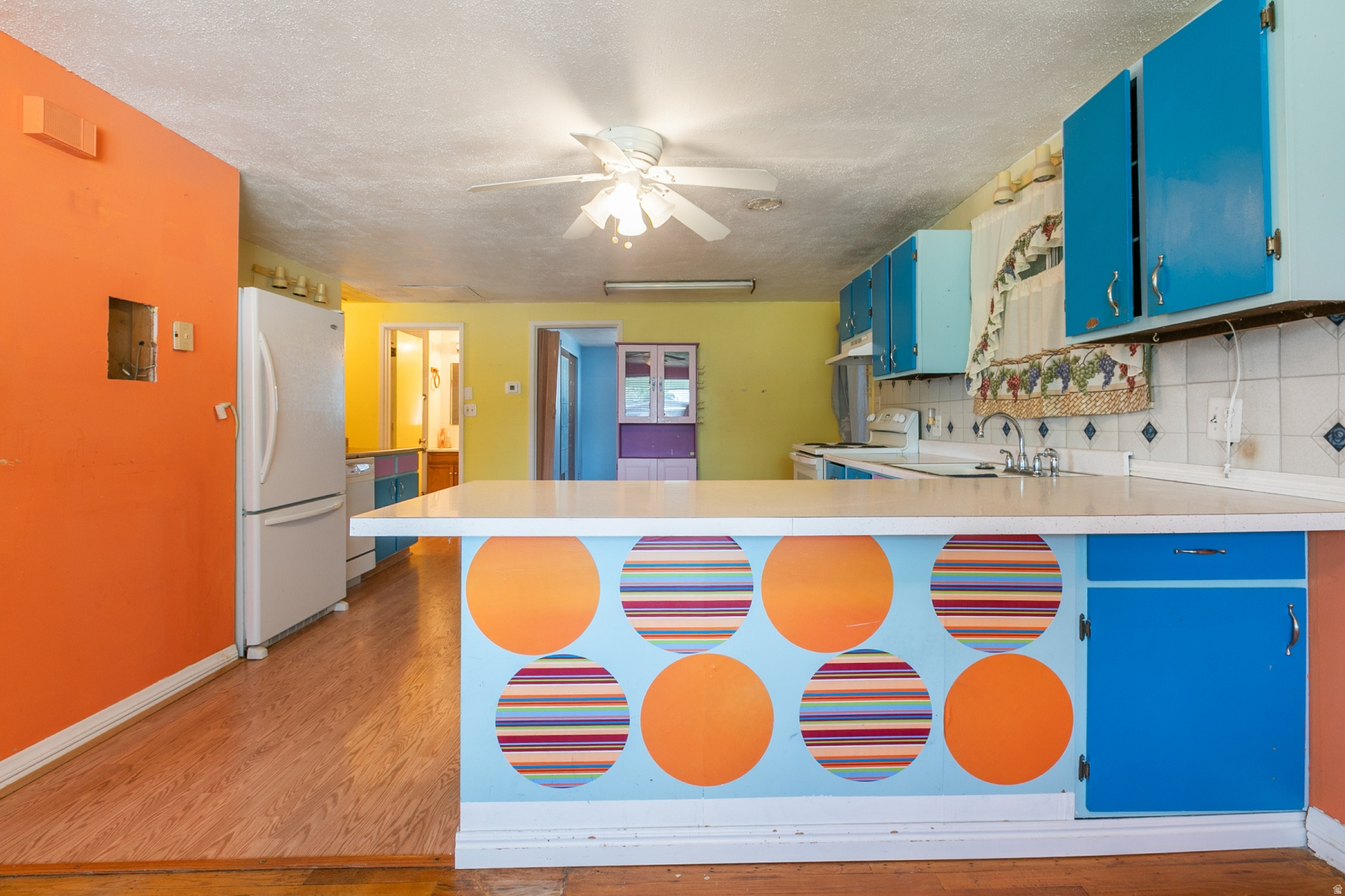 main property photo 9