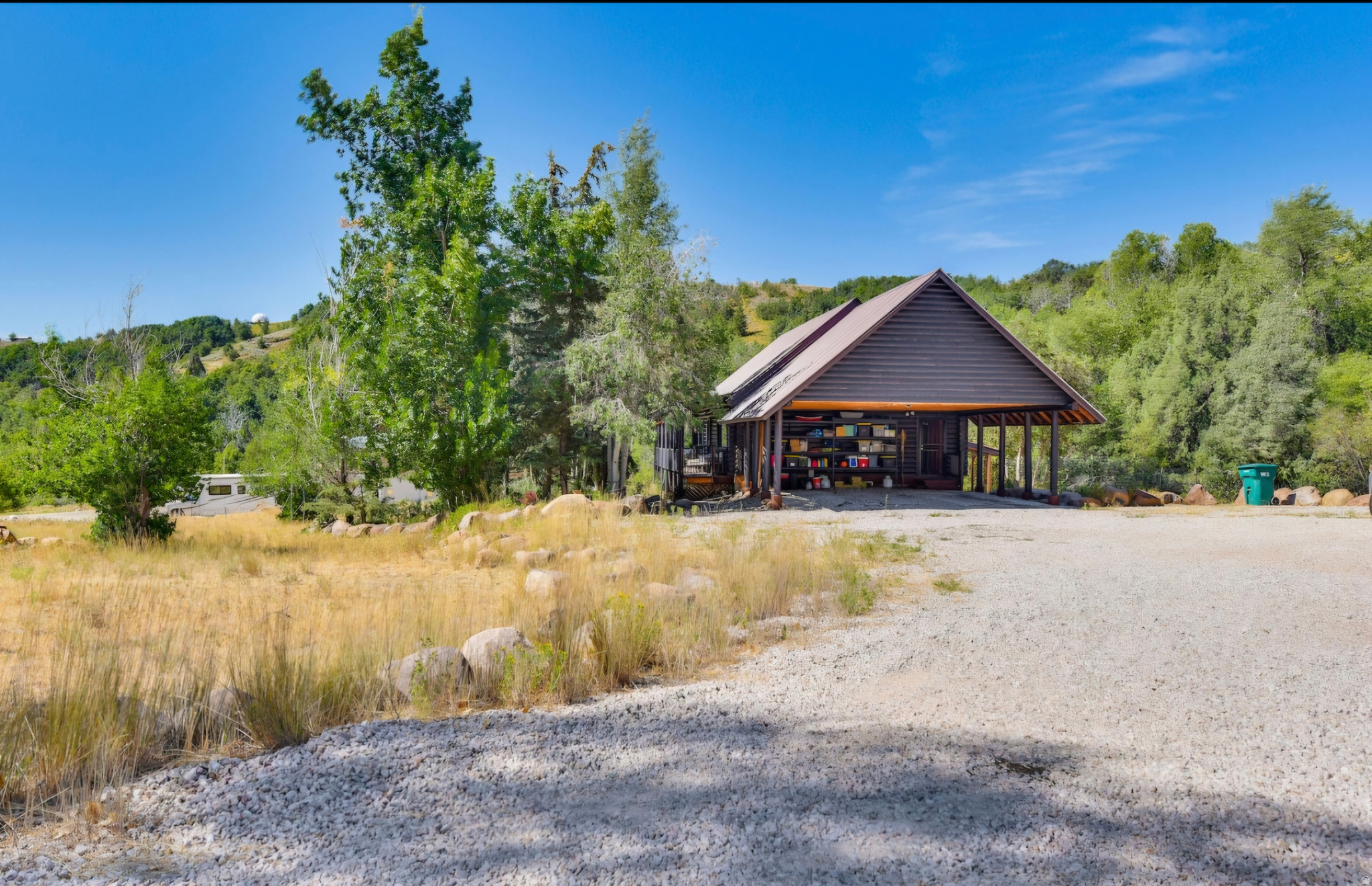 main property photo 30