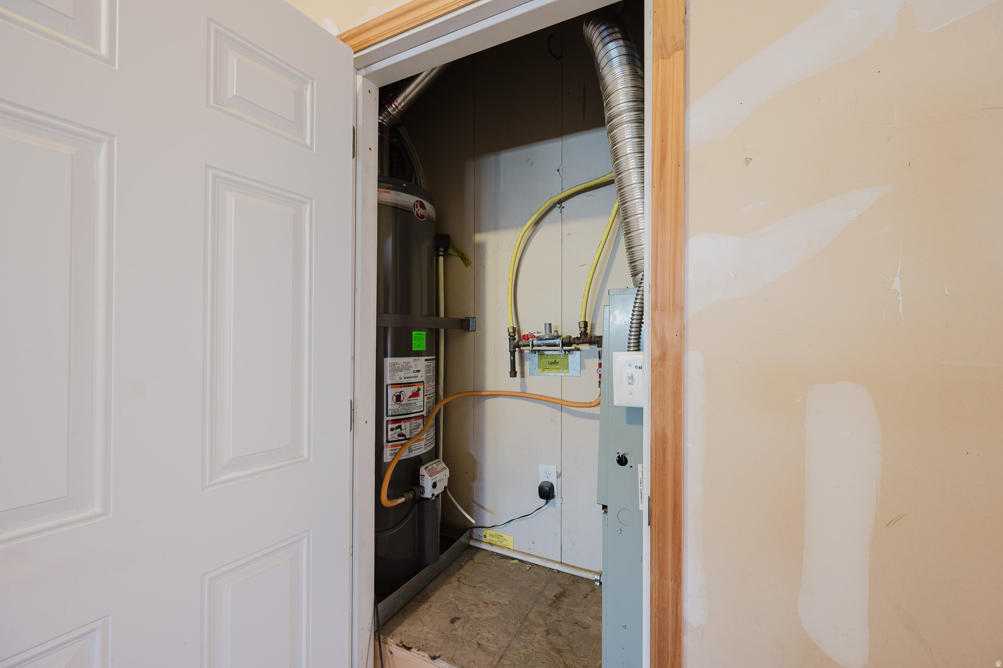 main property photo 23