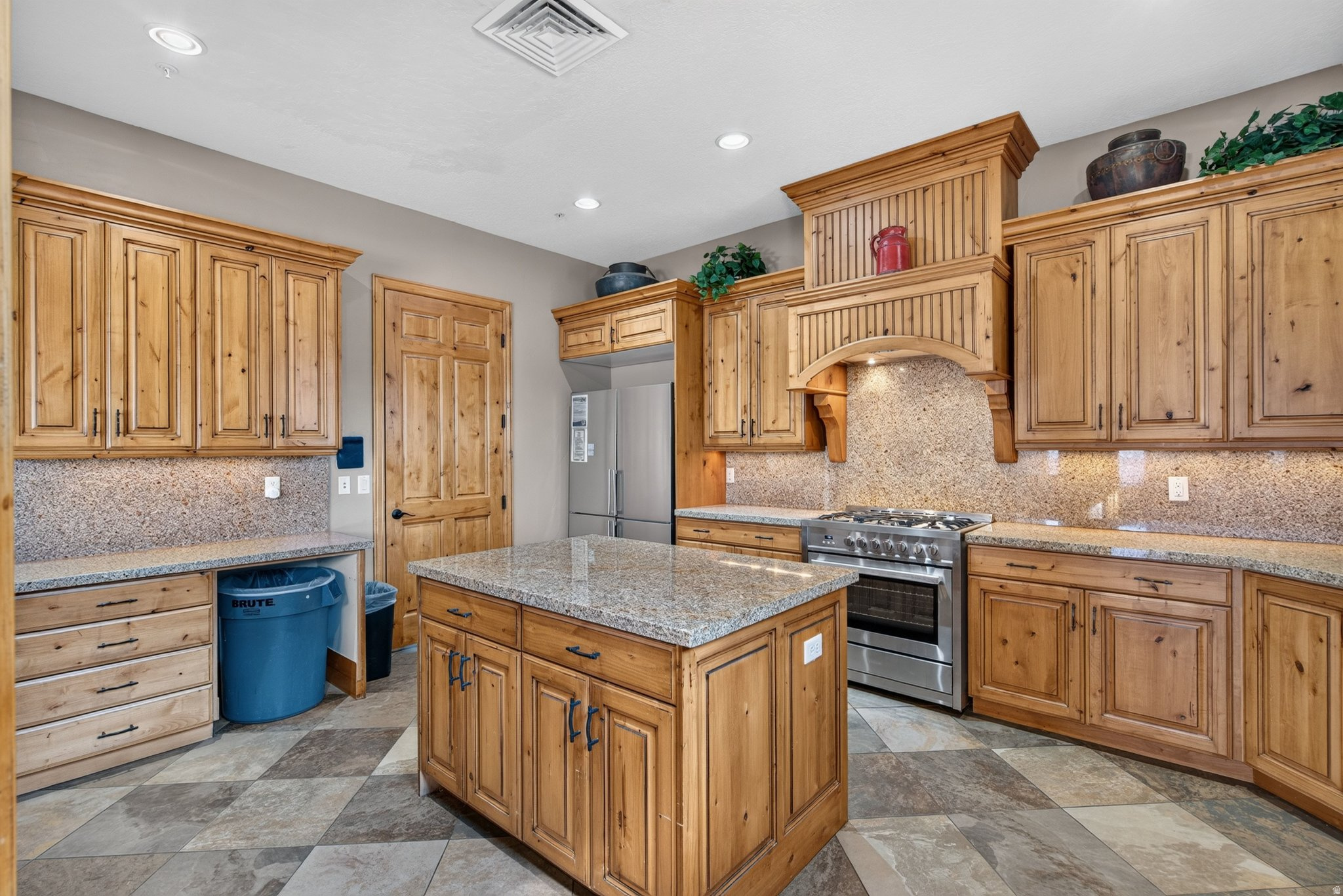 main property photo 81
