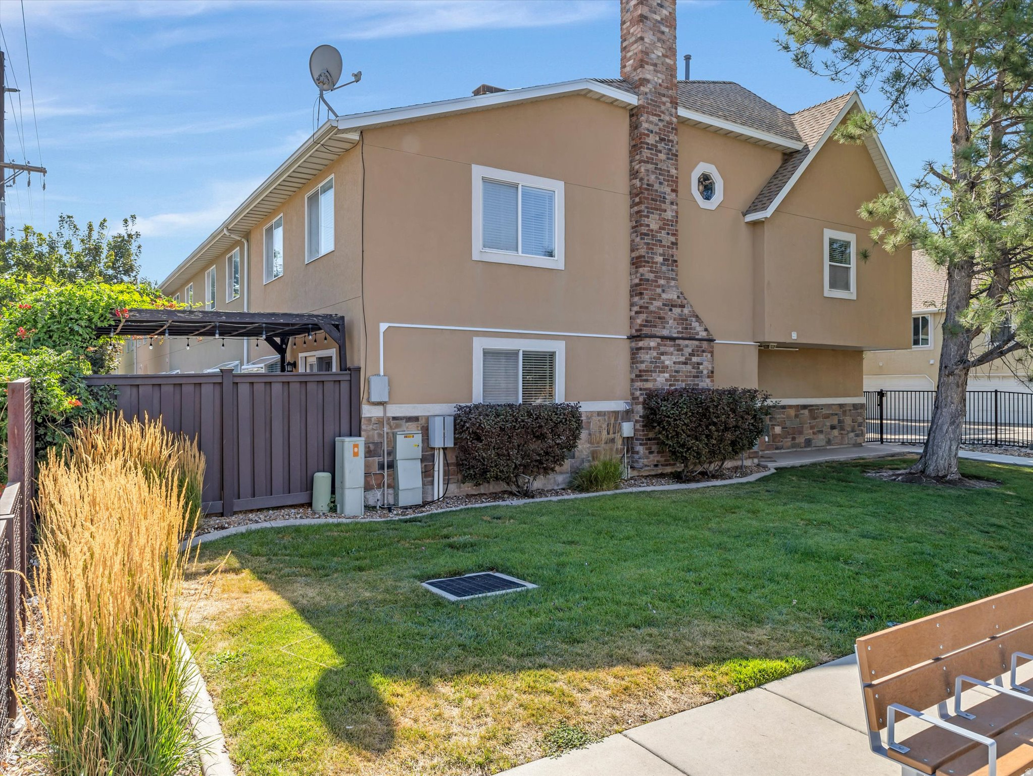 main property photo 20