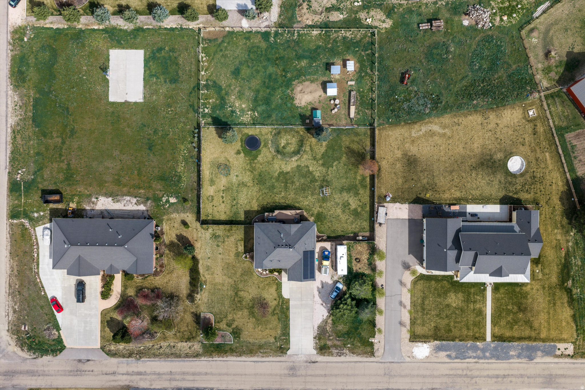 main property photo 40