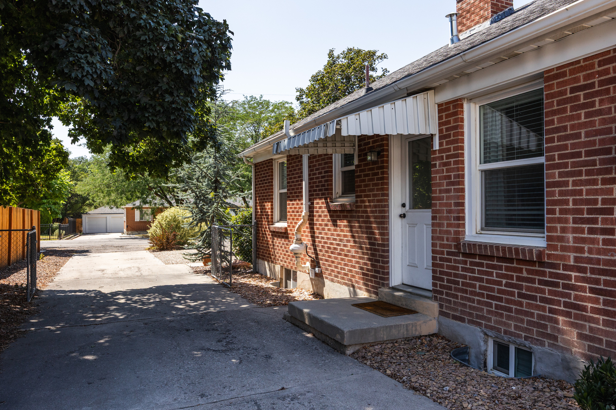 main property photo 35