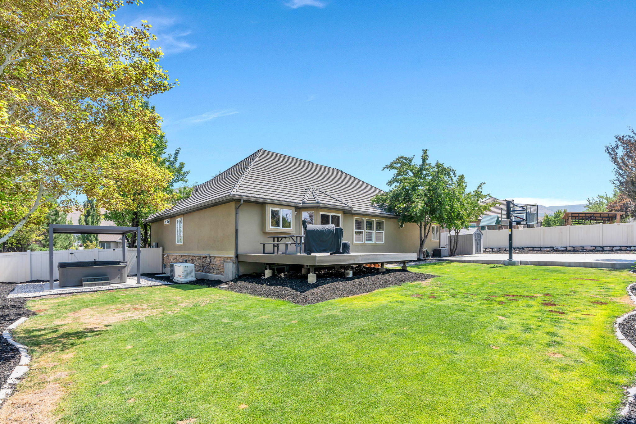 main property photo 45