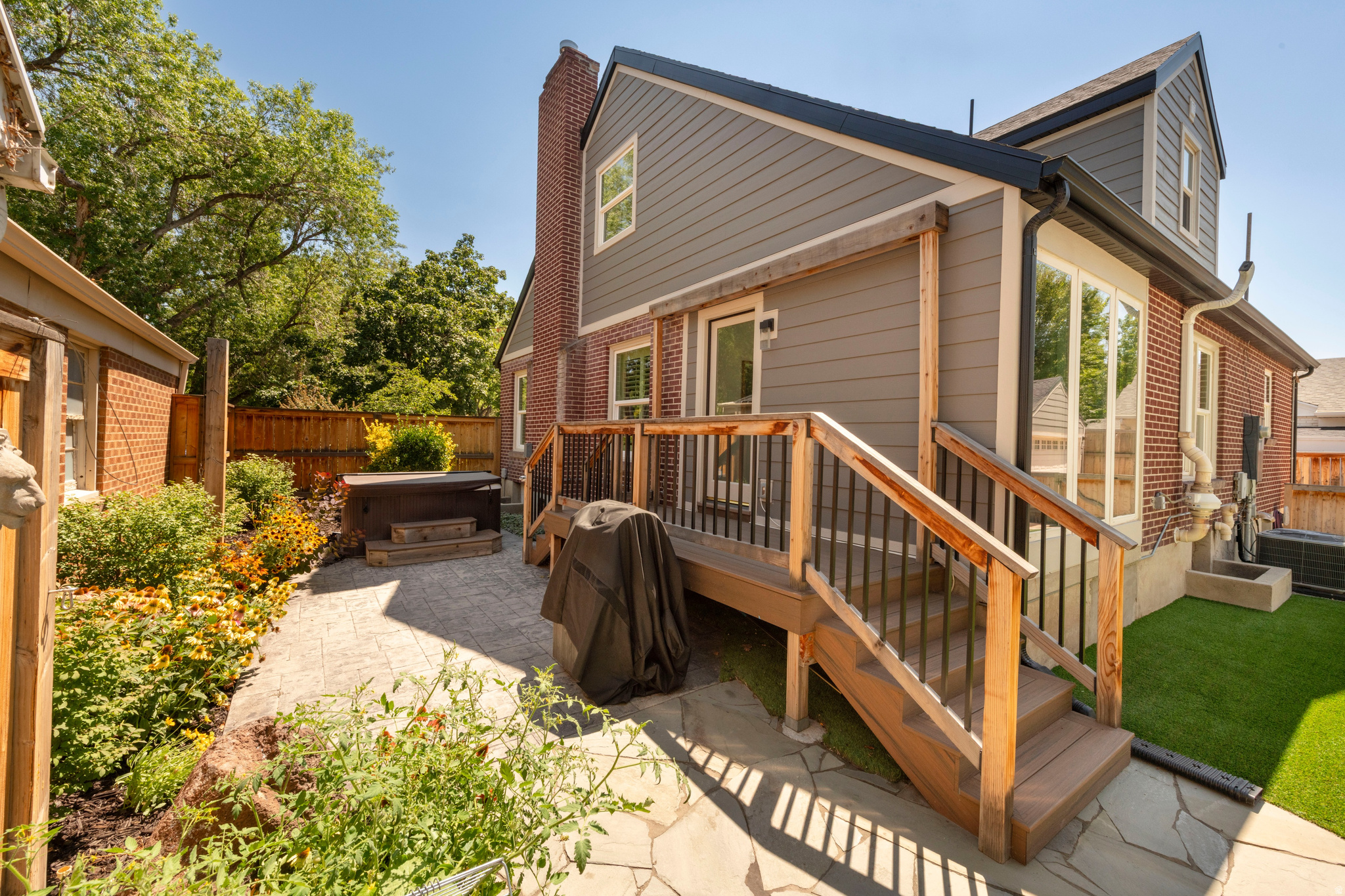 main property photo 28