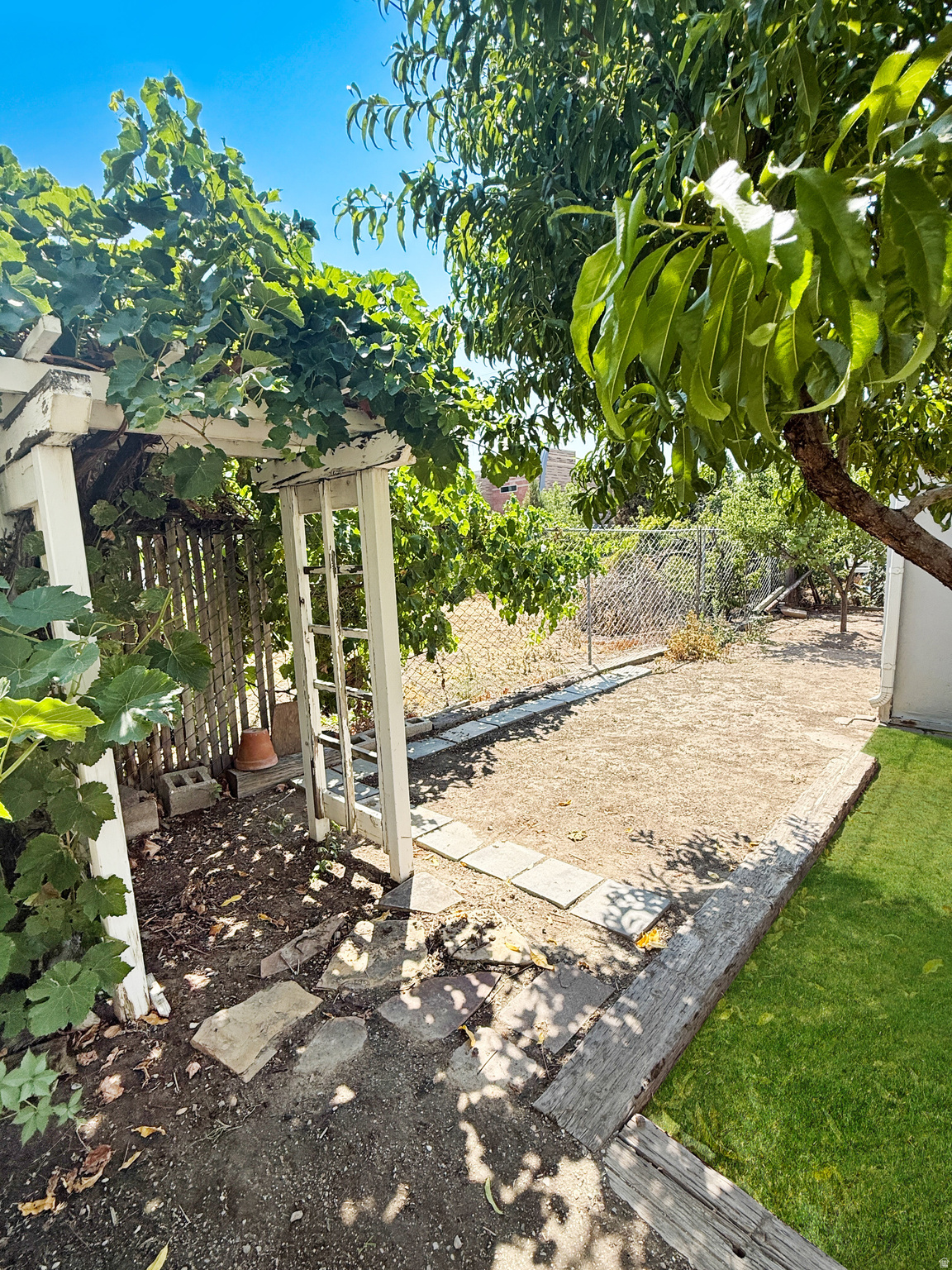 main property photo 14
