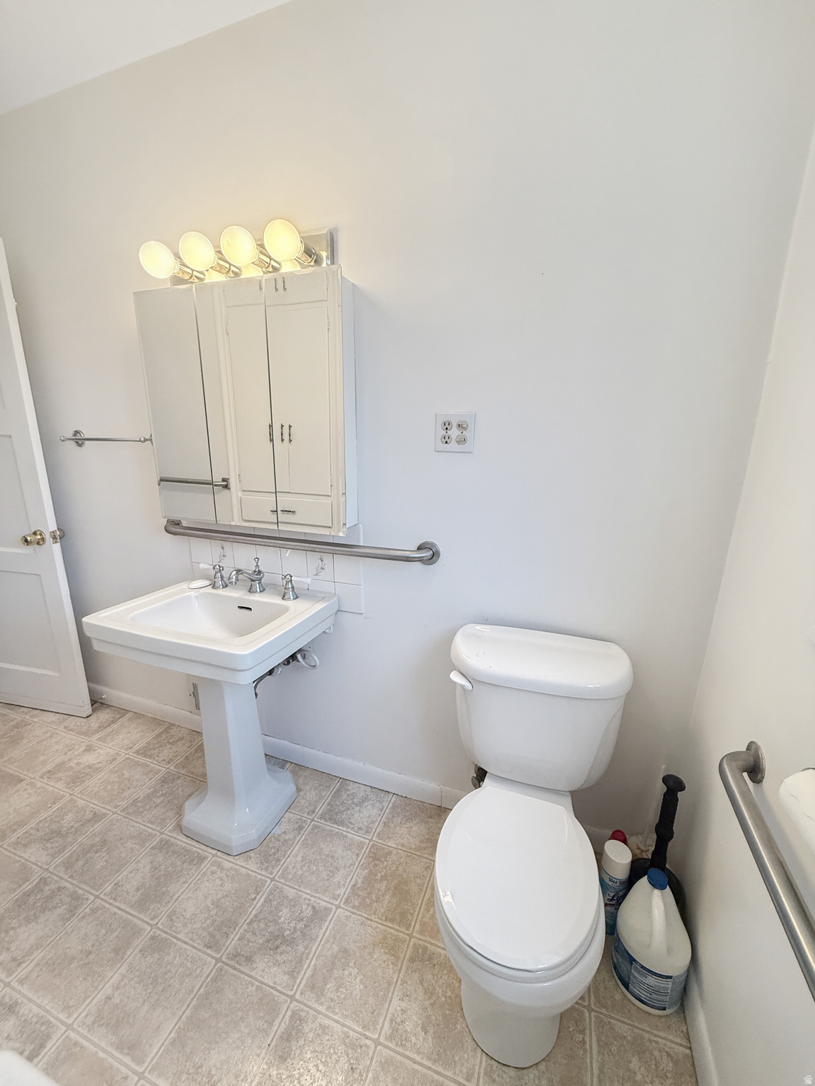 main property photo 8