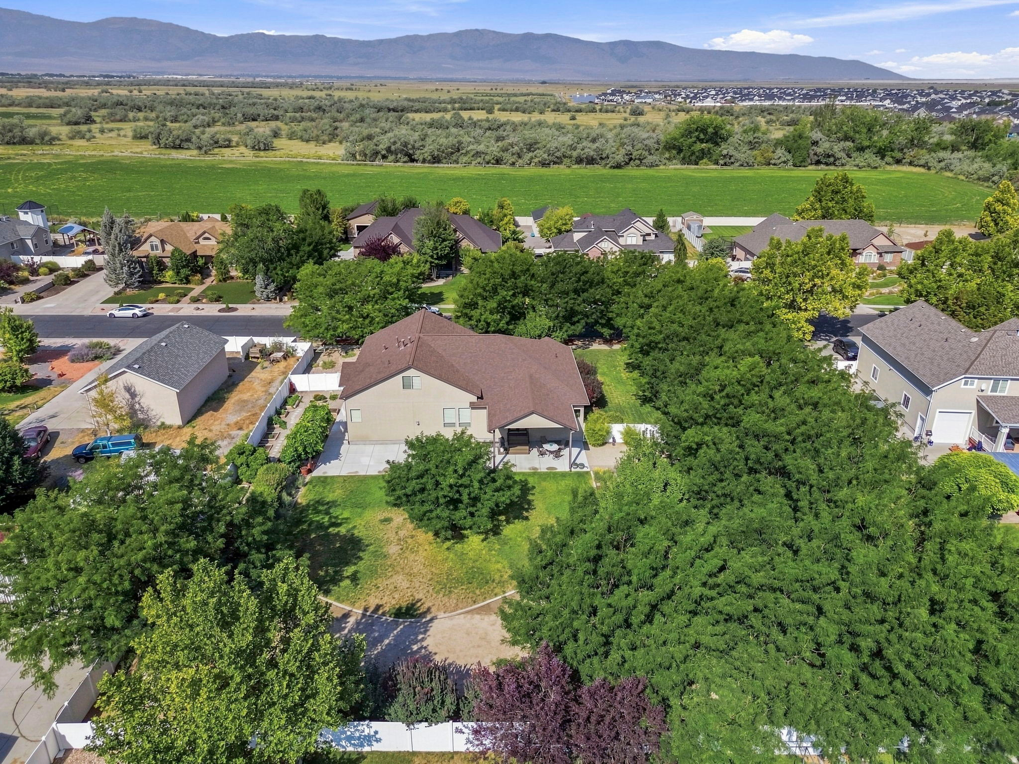 main property photo 50