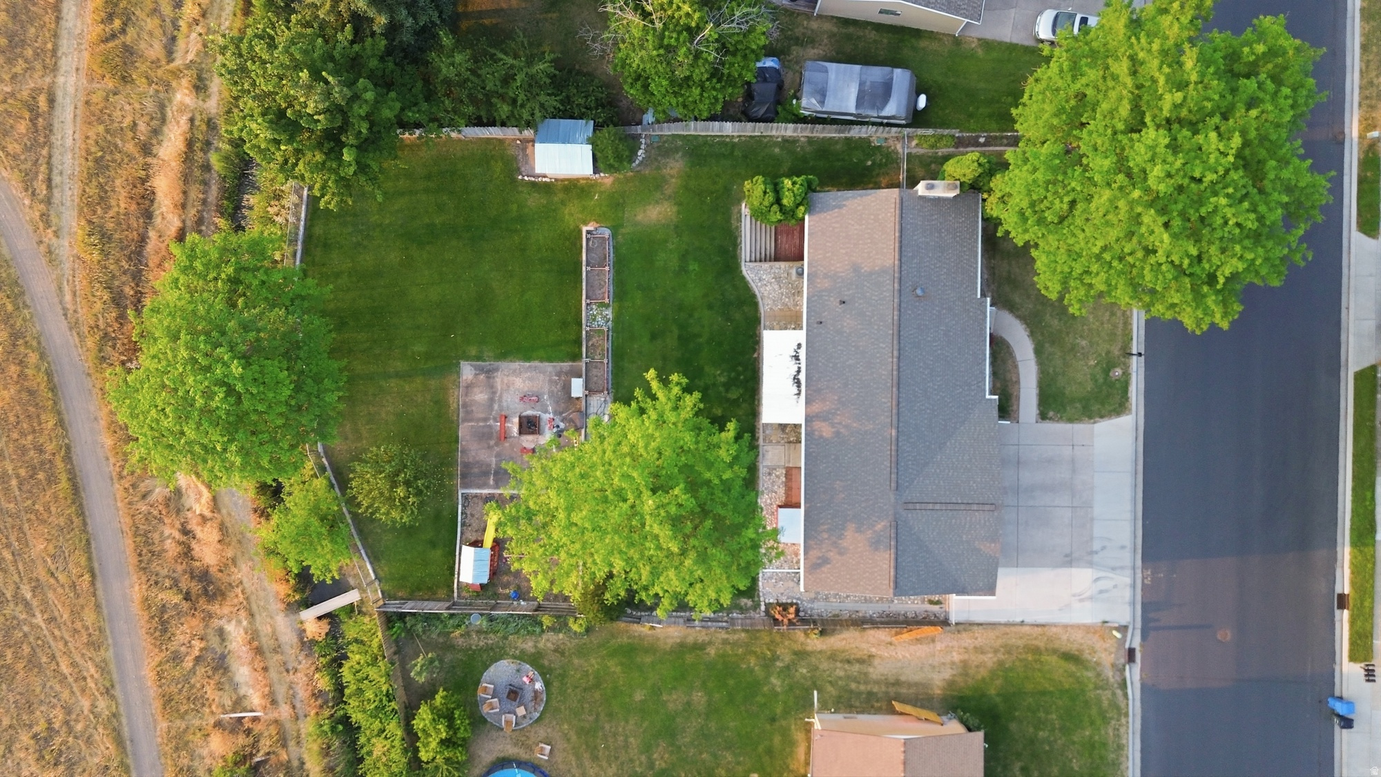 main property photo 30