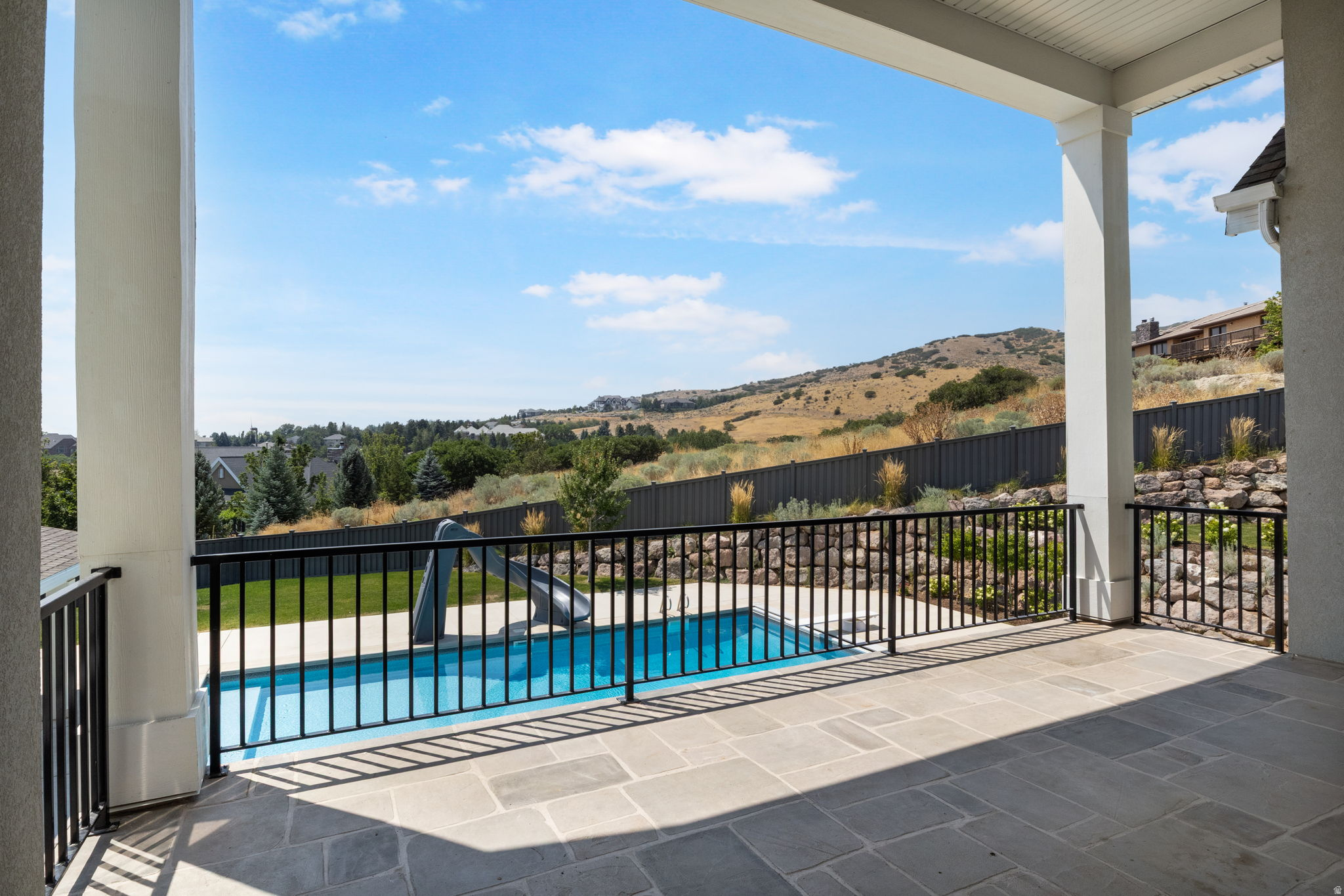 main property photo 13