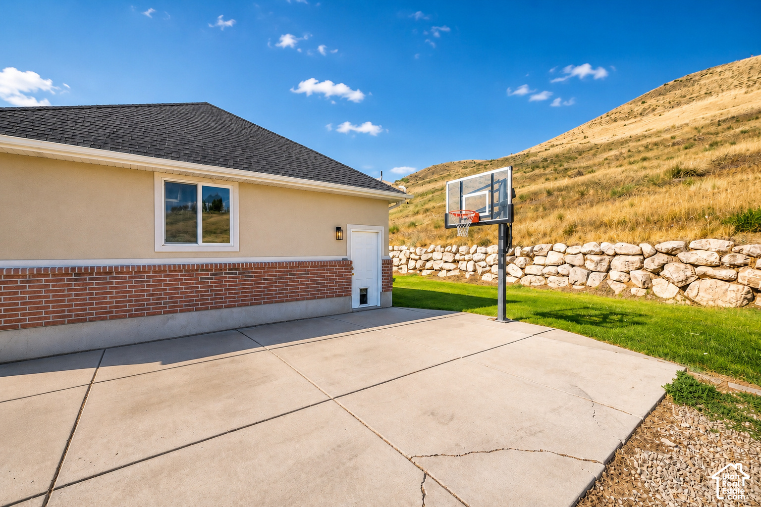main property photo 68