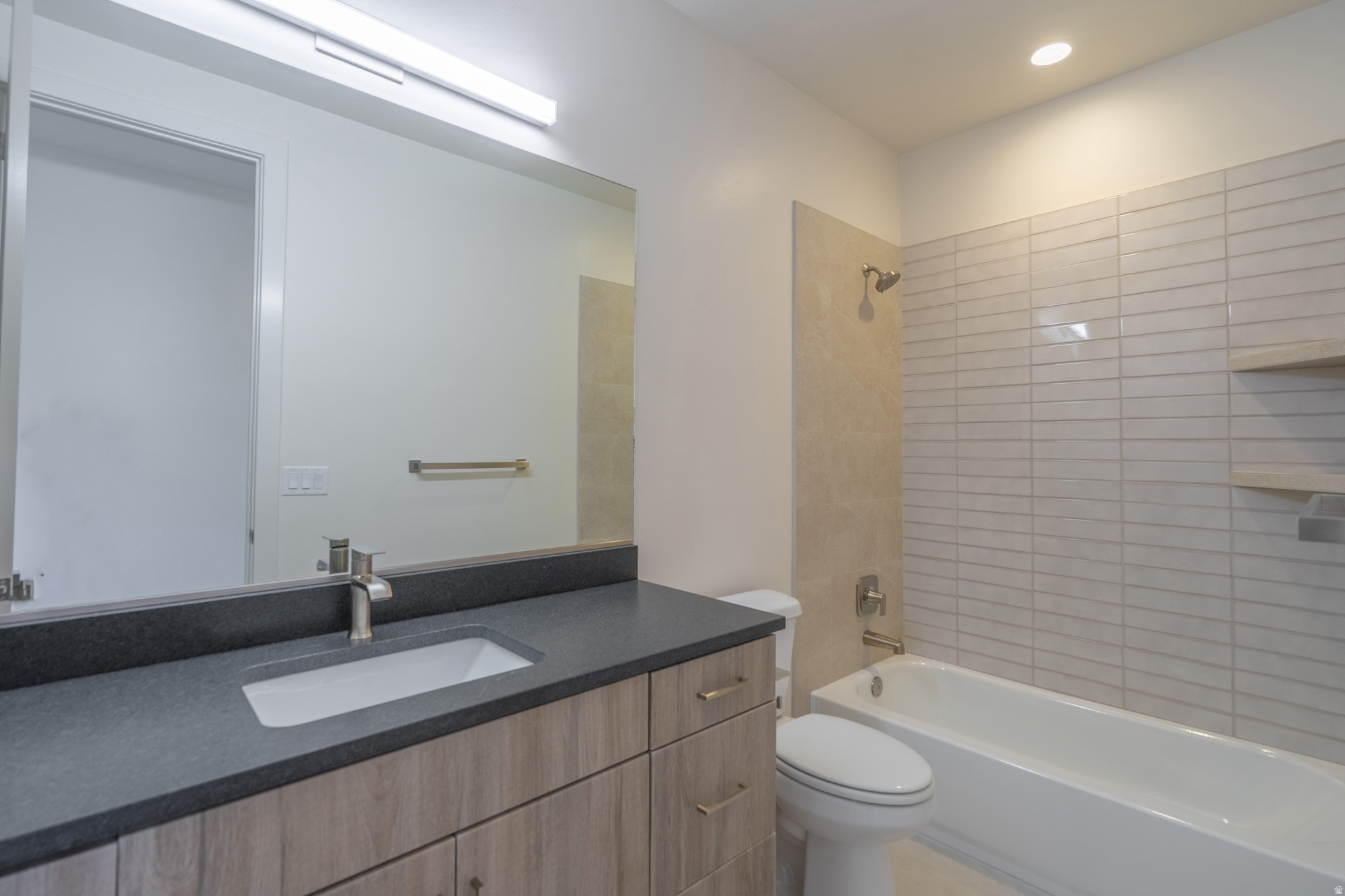 main property photo 78